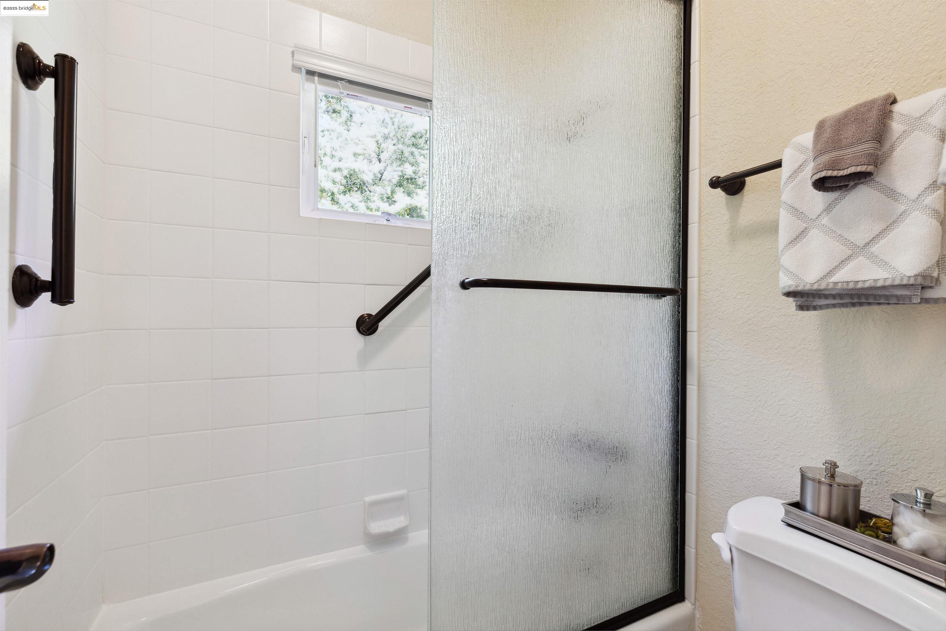 Detail Gallery Image 43 of 51 For 2312 Pelham Pl, Oakland,  CA 94611 - 4 Beds | 3 Baths