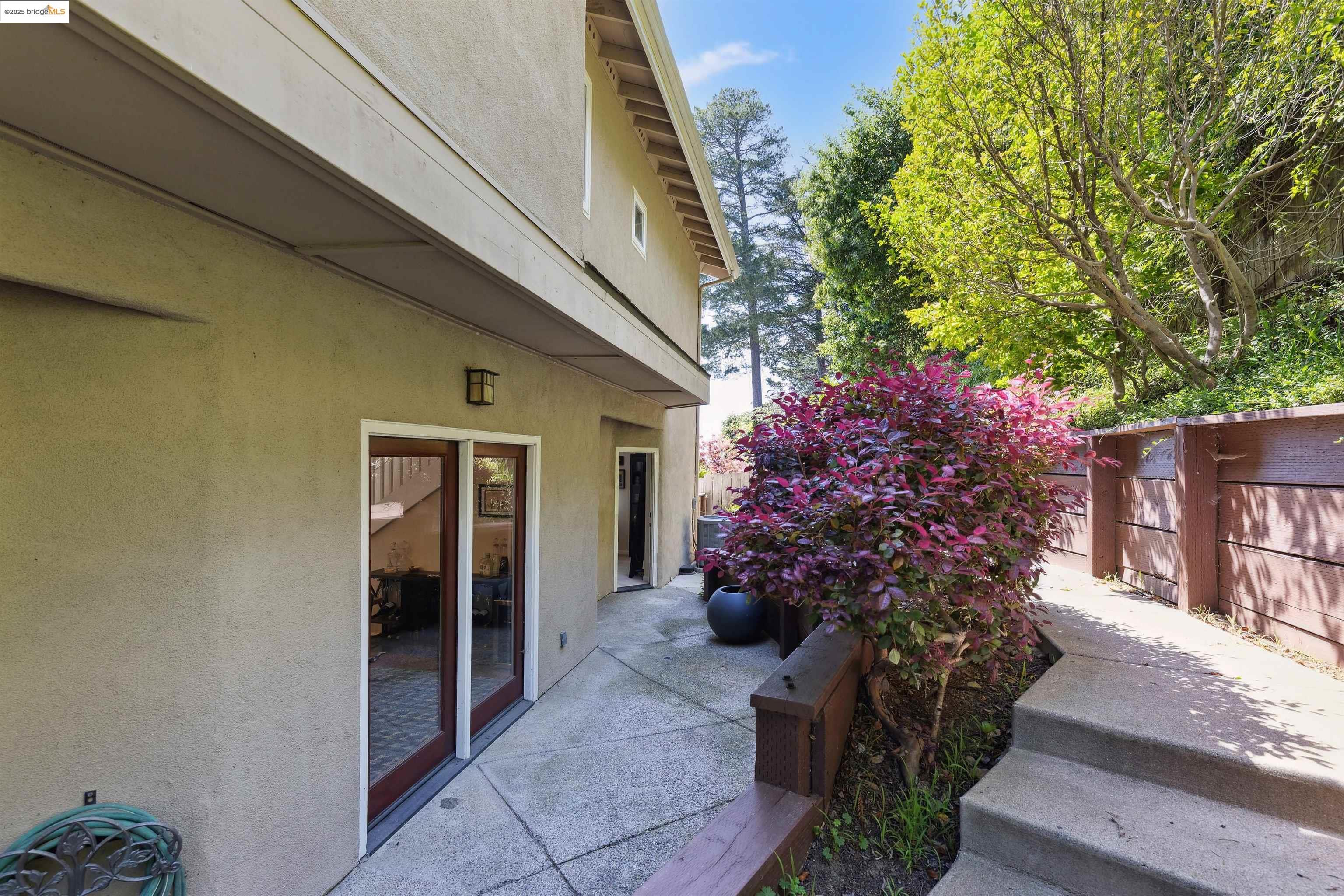 Detail Gallery Image 45 of 51 For 2312 Pelham Pl, Oakland,  CA 94611 - 4 Beds | 3 Baths