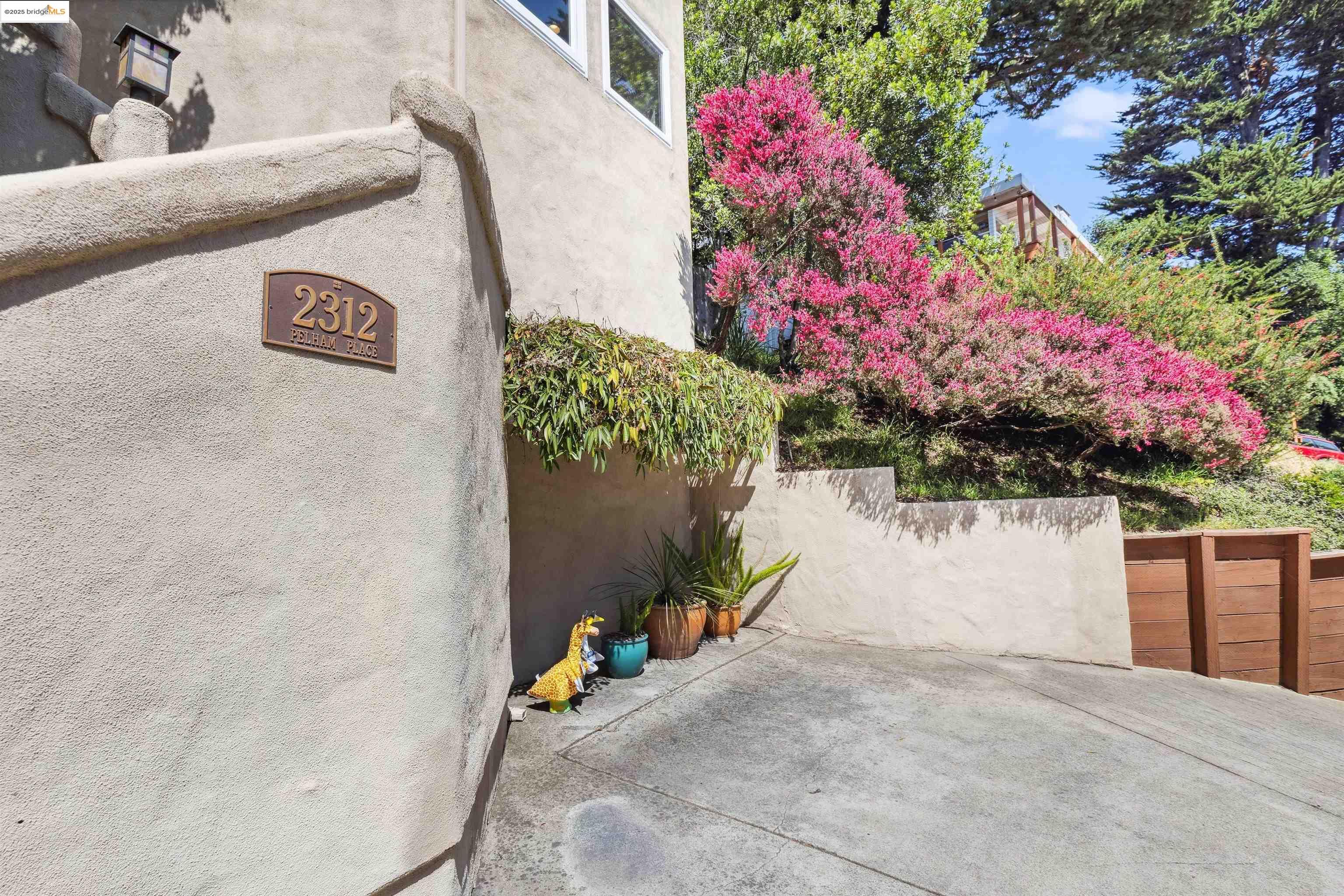 Detail Gallery Image 50 of 51 For 2312 Pelham Pl, Oakland,  CA 94611 - 4 Beds | 3 Baths