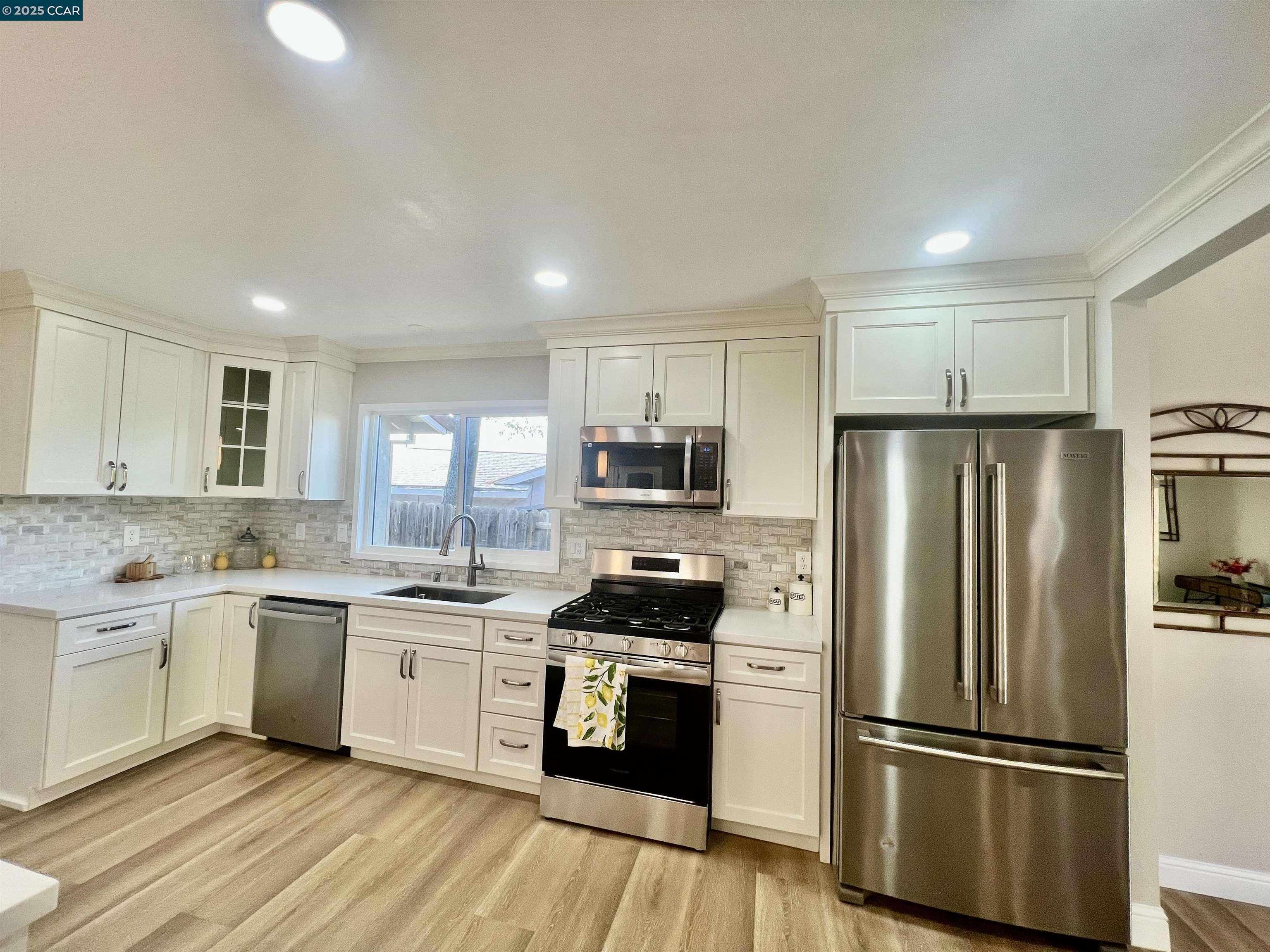 Detail Gallery Image 21 of 60 For 124 Fuschia Ct, Martinez,  CA 94553 - 4 Beds | 2 Baths