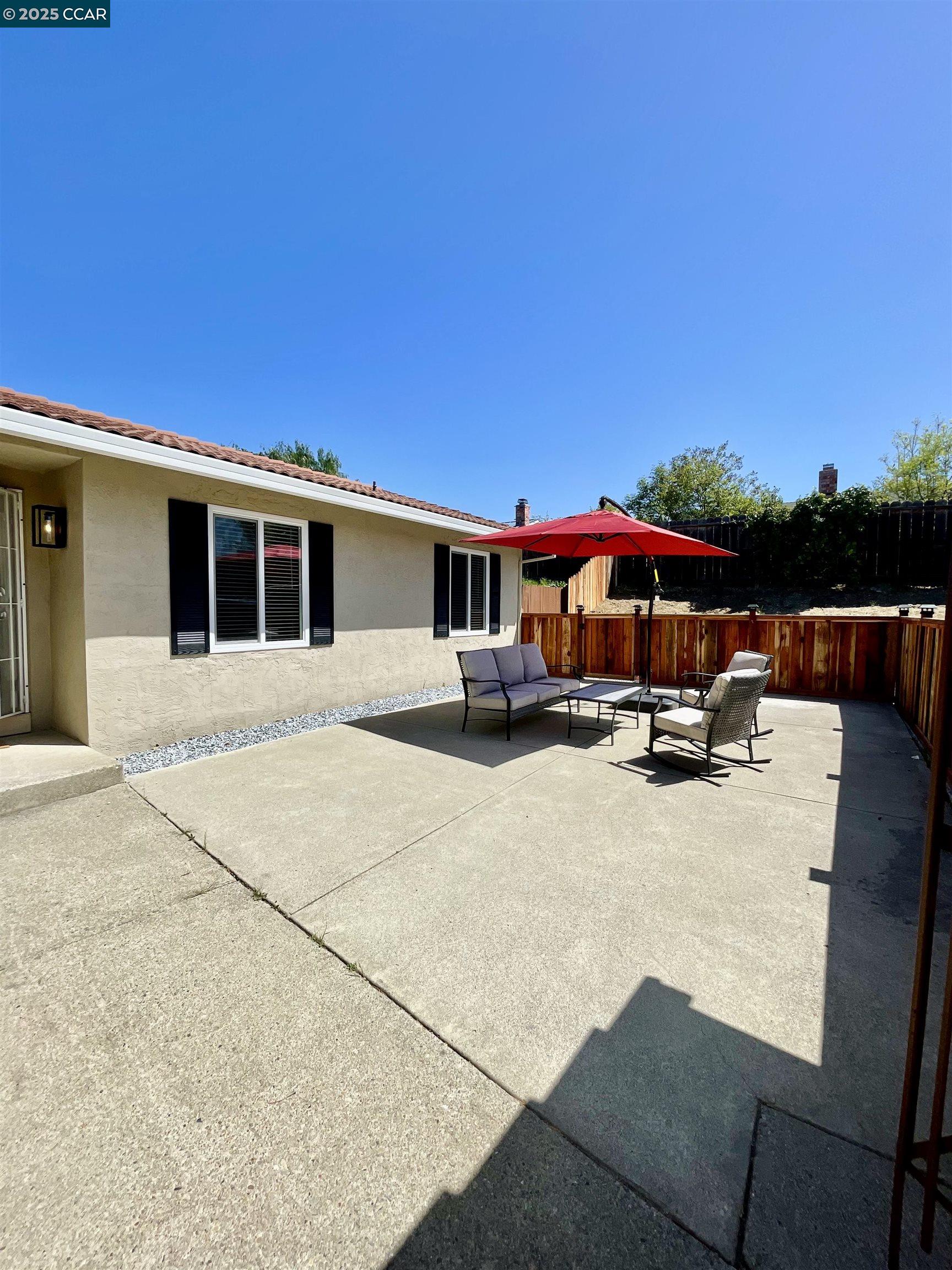 Detail Gallery Image 4 of 60 For 124 Fuschia Ct, Martinez,  CA 94553 - 4 Beds | 2 Baths