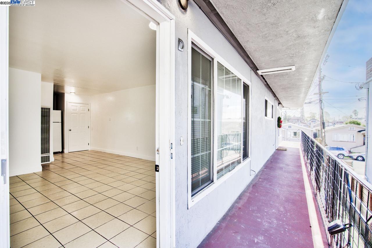 1813 63rd St # D, Berkeley, California 94703, 2 Bedrooms Bedrooms, 5 Rooms Rooms,1 BathroomBathrooms,Residential Lease,For Rent,1813 63rd St # D,41096196