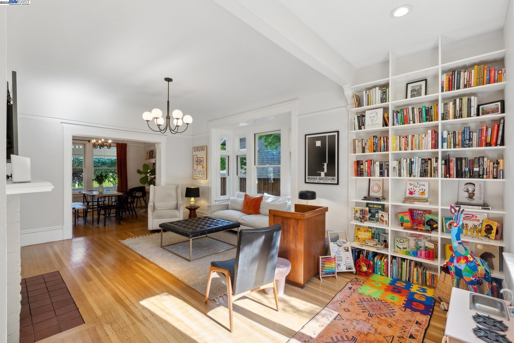 Detail Gallery Image 17 of 60 For 1325 Saint Charles St, Alameda,  CA 94501 - 4 Beds | 2 Baths