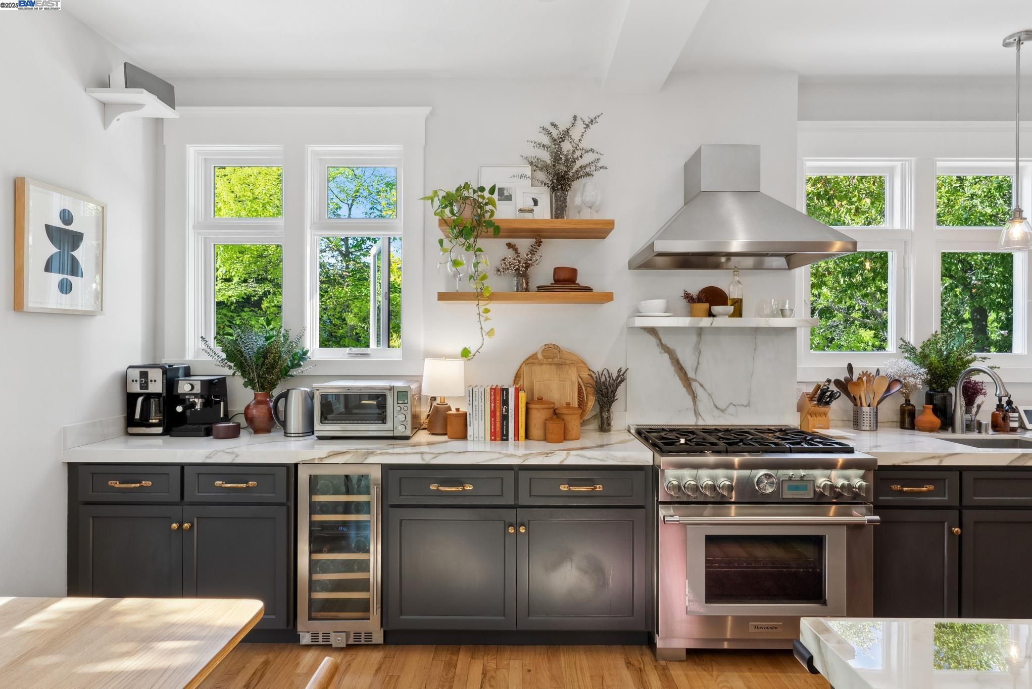 Detail Gallery Image 22 of 60 For 1325 Saint Charles St, Alameda,  CA 94501 - 4 Beds | 2 Baths