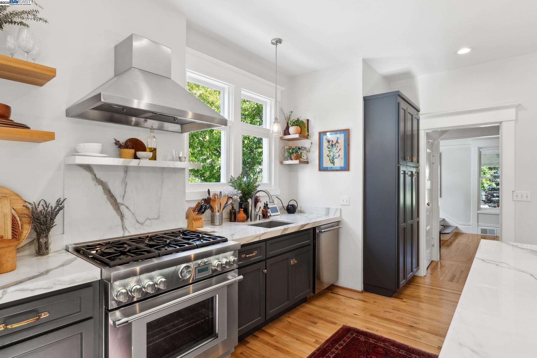 Detail Gallery Image 23 of 60 For 1325 Saint Charles St, Alameda,  CA 94501 - 4 Beds | 2 Baths