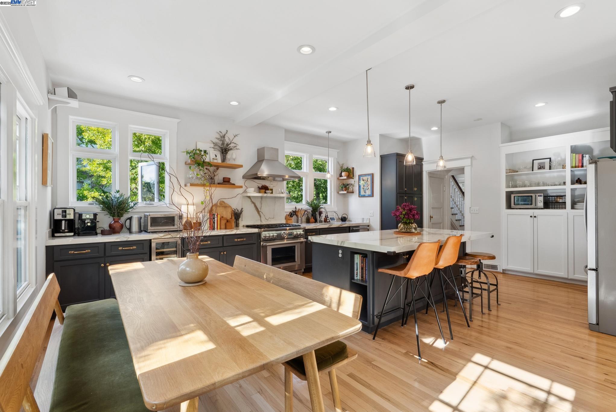Detail Gallery Image 25 of 60 For 1325 Saint Charles St, Alameda,  CA 94501 - 4 Beds | 2 Baths