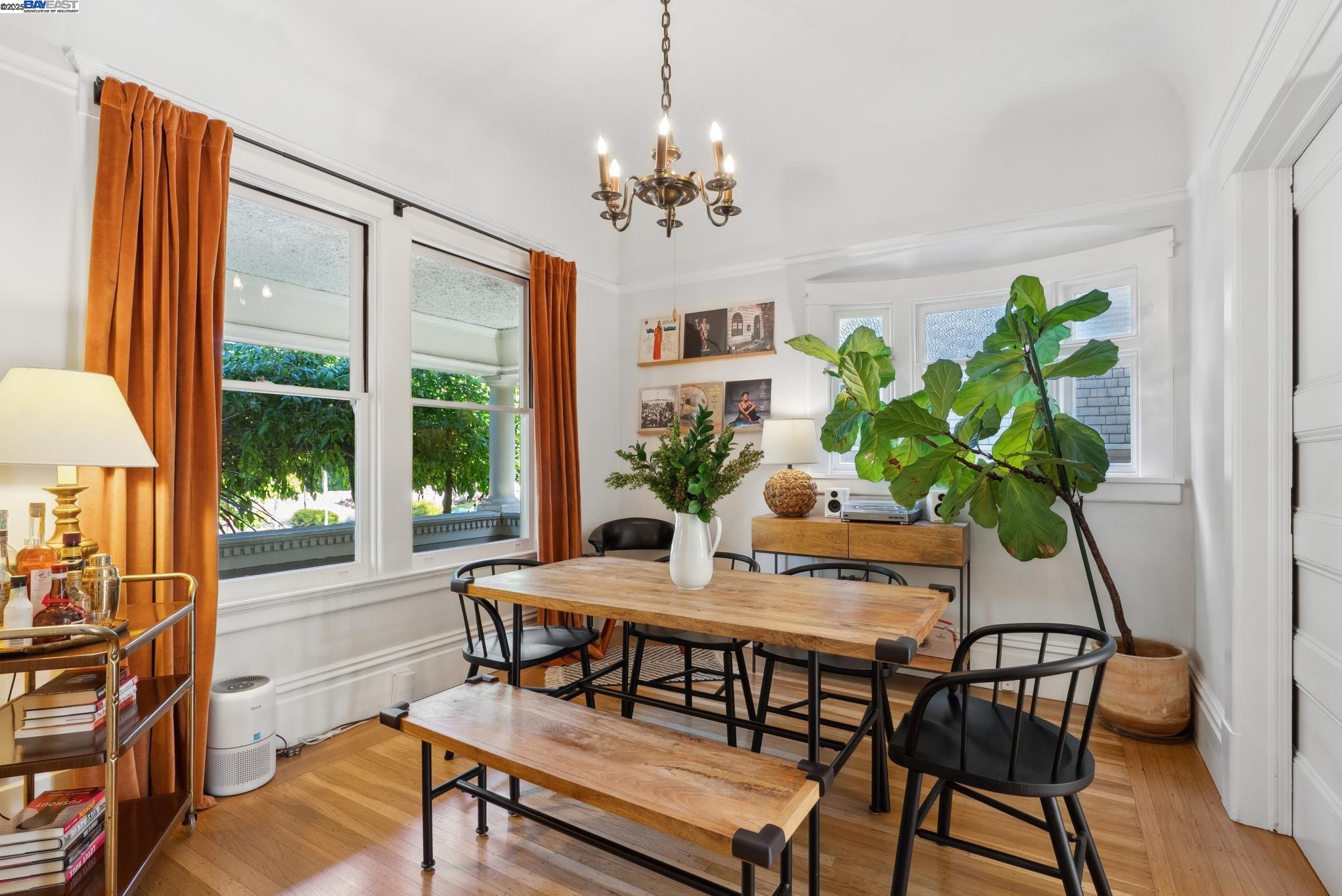 Detail Gallery Image 27 of 60 For 1325 Saint Charles St, Alameda,  CA 94501 - 4 Beds | 2 Baths