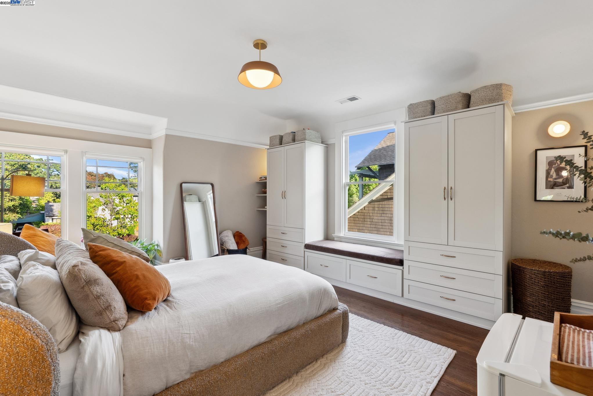 Detail Gallery Image 32 of 60 For 1325 Saint Charles St, Alameda,  CA 94501 - 4 Beds | 2 Baths