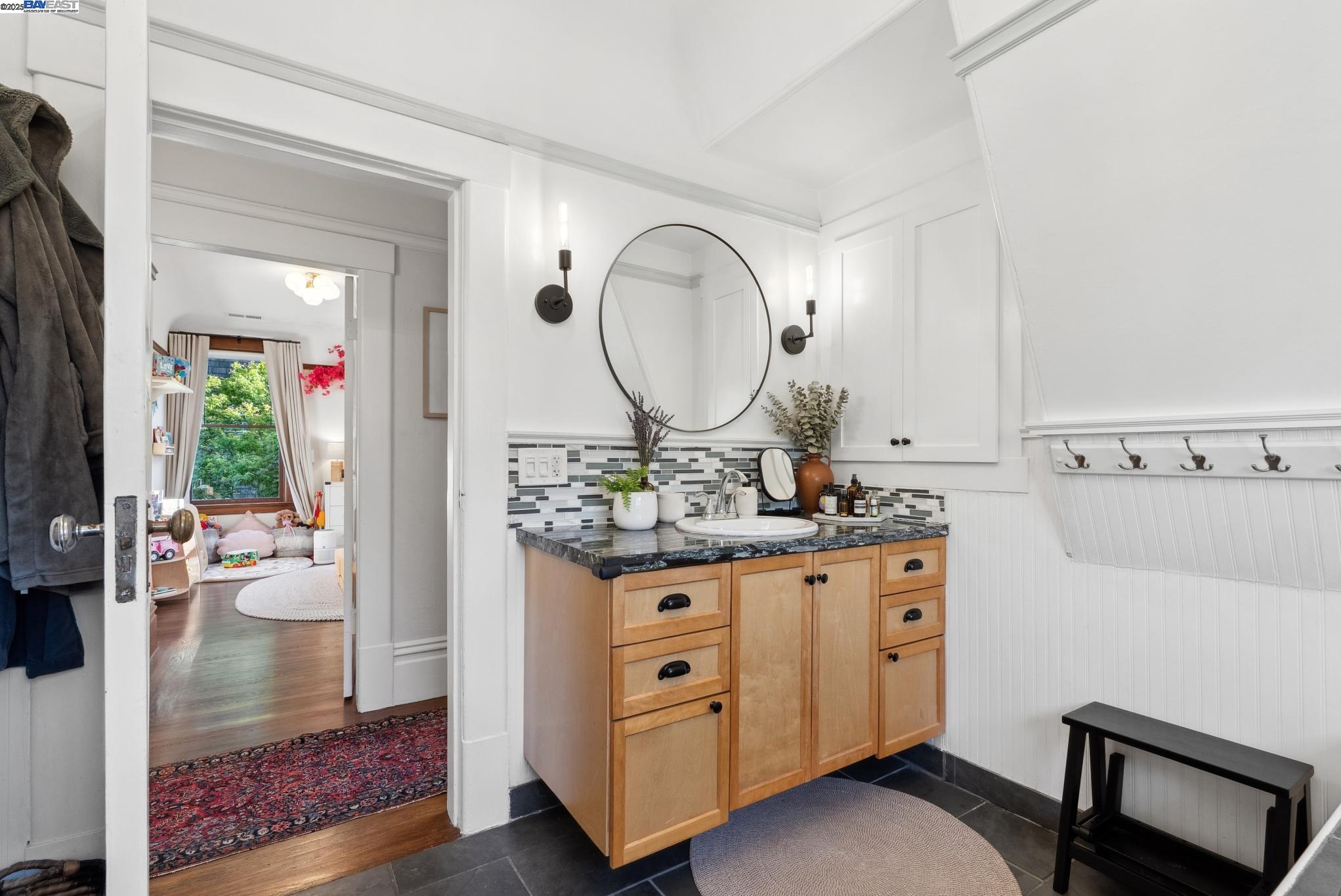 Detail Gallery Image 39 of 60 For 1325 Saint Charles St, Alameda,  CA 94501 - 4 Beds | 2 Baths
