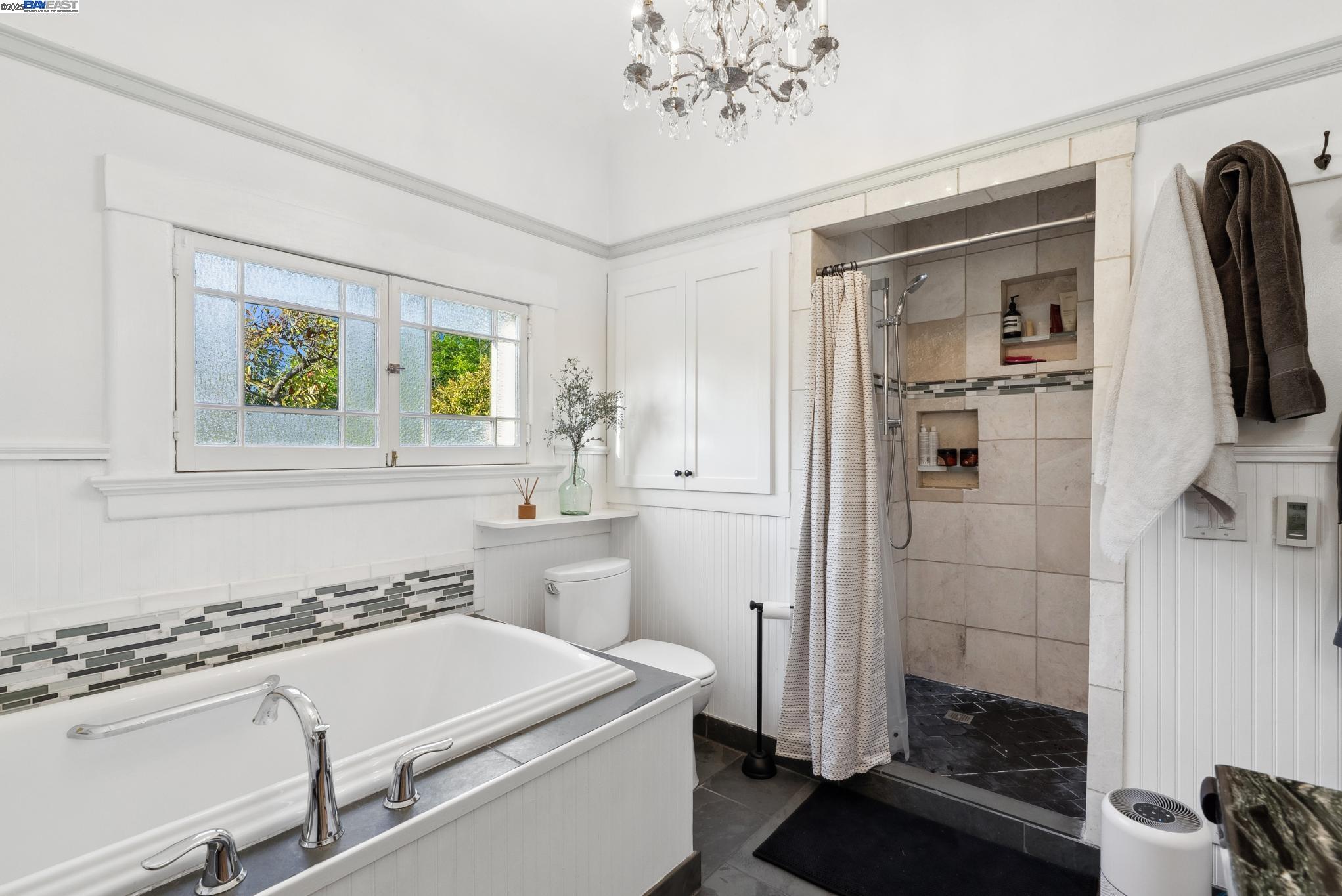 Detail Gallery Image 40 of 60 For 1325 Saint Charles St, Alameda,  CA 94501 - 4 Beds | 2 Baths