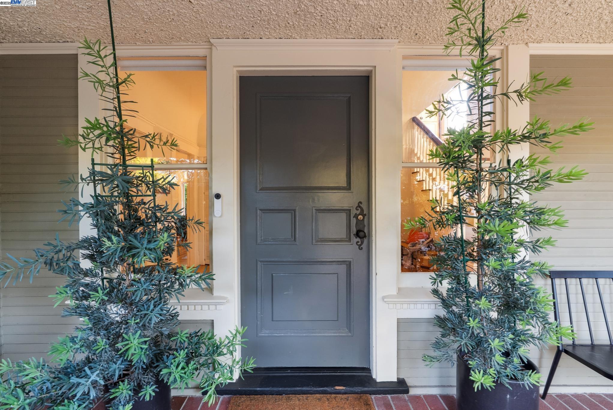 Detail Gallery Image 8 of 60 For 1325 Saint Charles St, Alameda,  CA 94501 - 4 Beds | 2 Baths