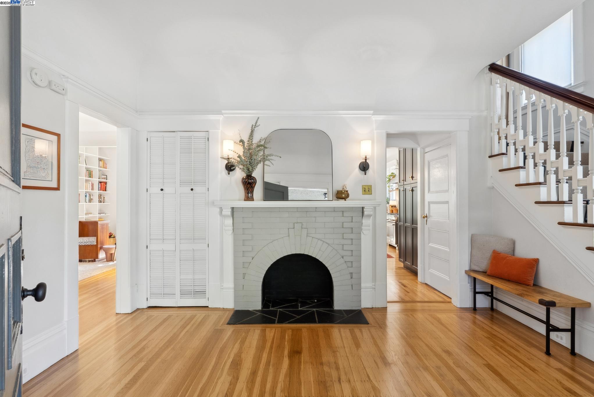 Detail Gallery Image 9 of 60 For 1325 Saint Charles St, Alameda,  CA 94501 - 4 Beds | 2 Baths
