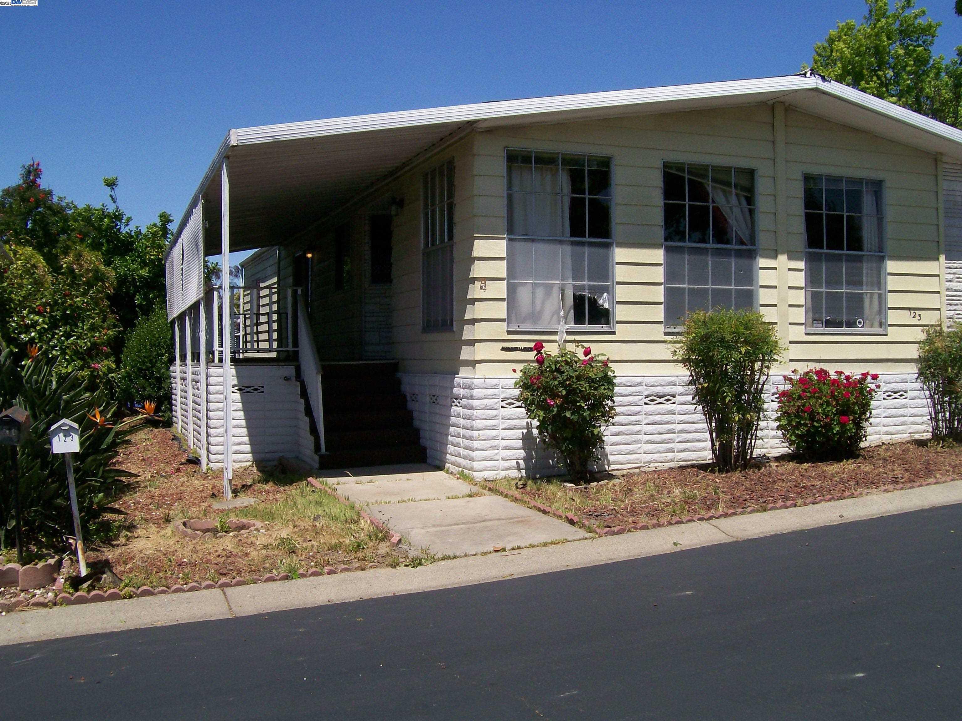 Detail Gallery Image 3 of 24 For 123 Madrone Way, Union City,  CA 94587 - 2 Beds | 2 Baths