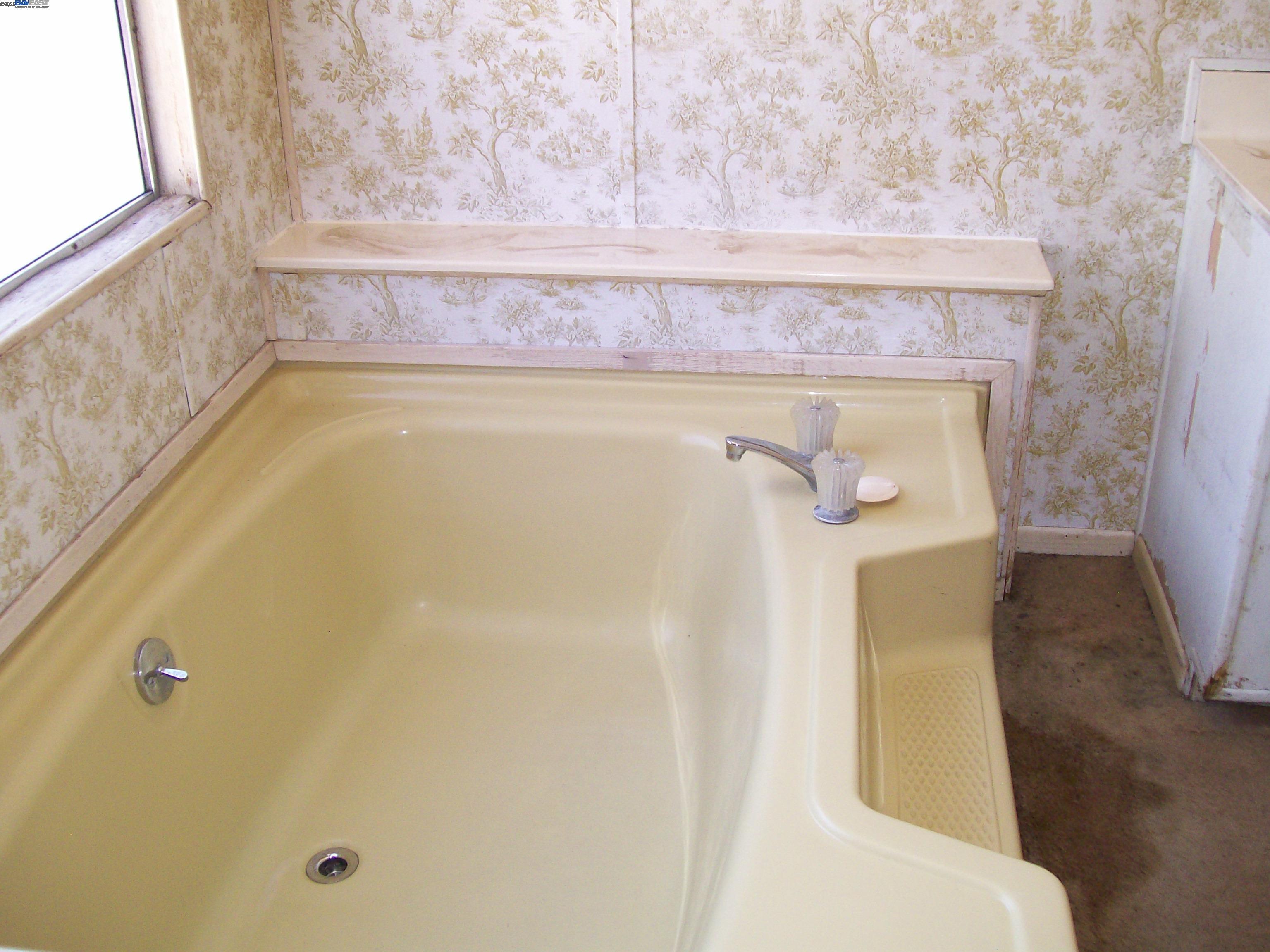 Detail Gallery Image 4 of 24 For 123 Madrone Way, Union City,  CA 94587 - 2 Beds | 2 Baths