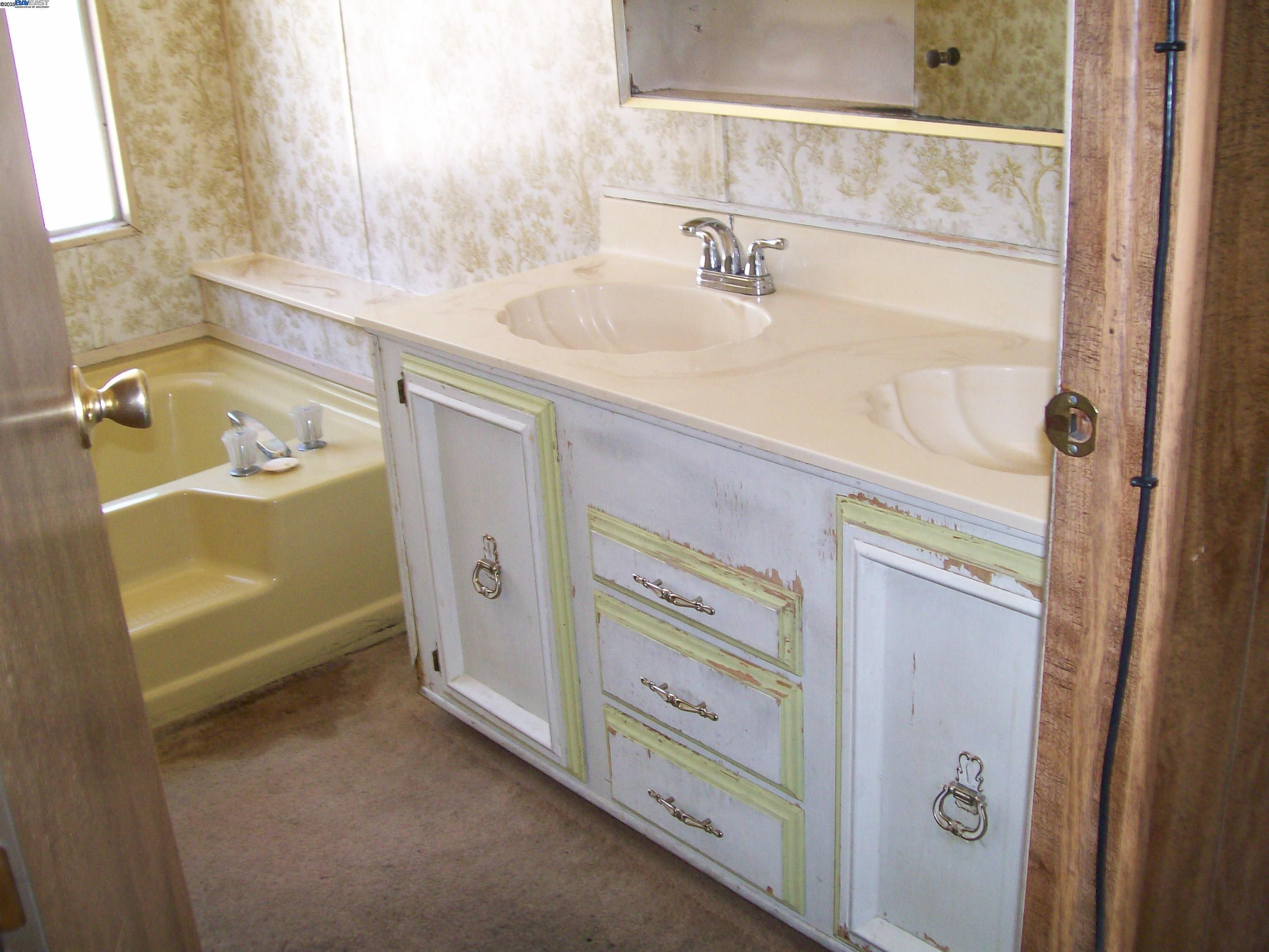 Detail Gallery Image 6 of 24 For 123 Madrone Way, Union City,  CA 94587 - 2 Beds | 2 Baths