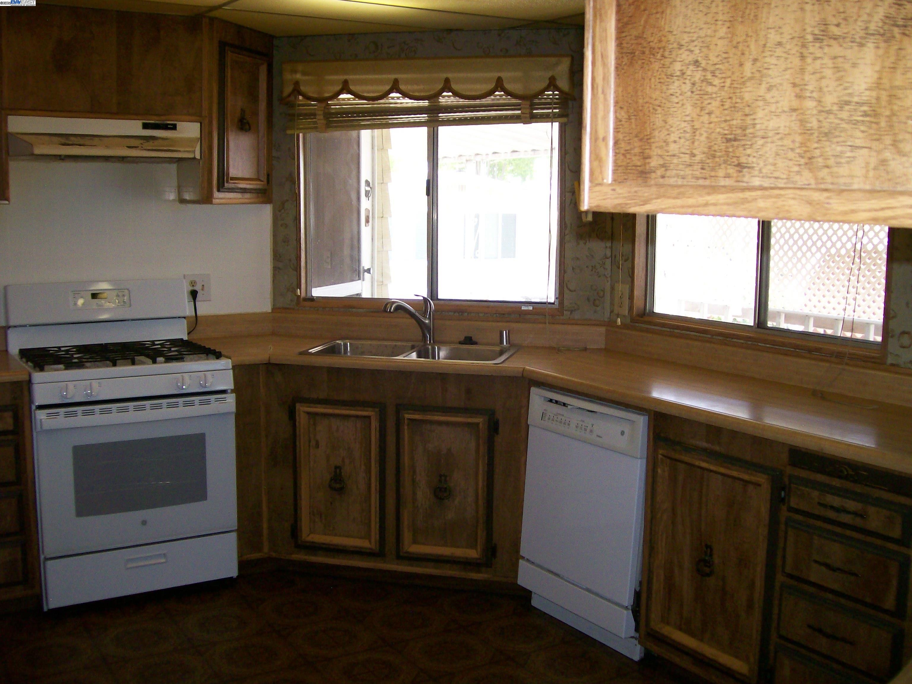 Detail Gallery Image 8 of 24 For 123 Madrone Way, Union City,  CA 94587 - 2 Beds | 2 Baths