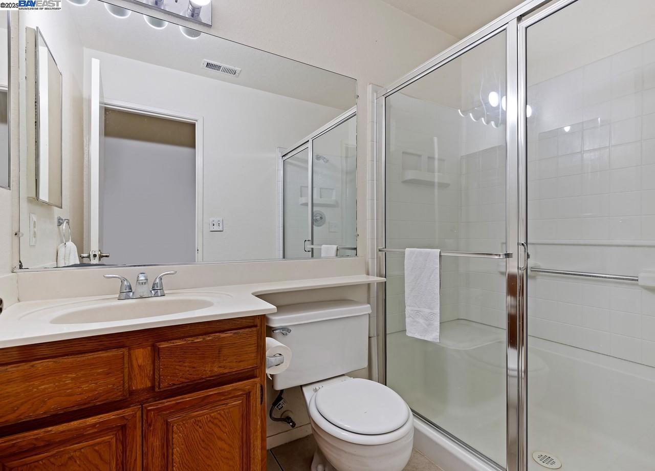 Detail Gallery Image 10 of 17 For 1989 Rheem Dr, Pleasanton,  CA 94588 - 3 Beds | 3 Baths