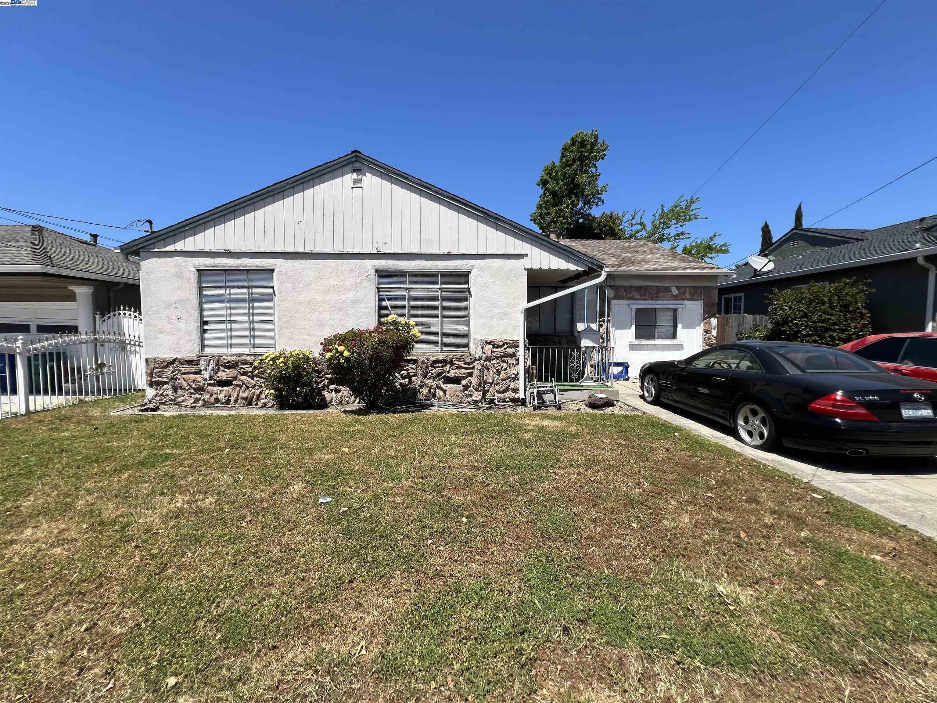 Detail Gallery Image 1 of 1 For 951 Jean Way, Hayward,  CA 94545 - 3 Beds | 1/1 Baths