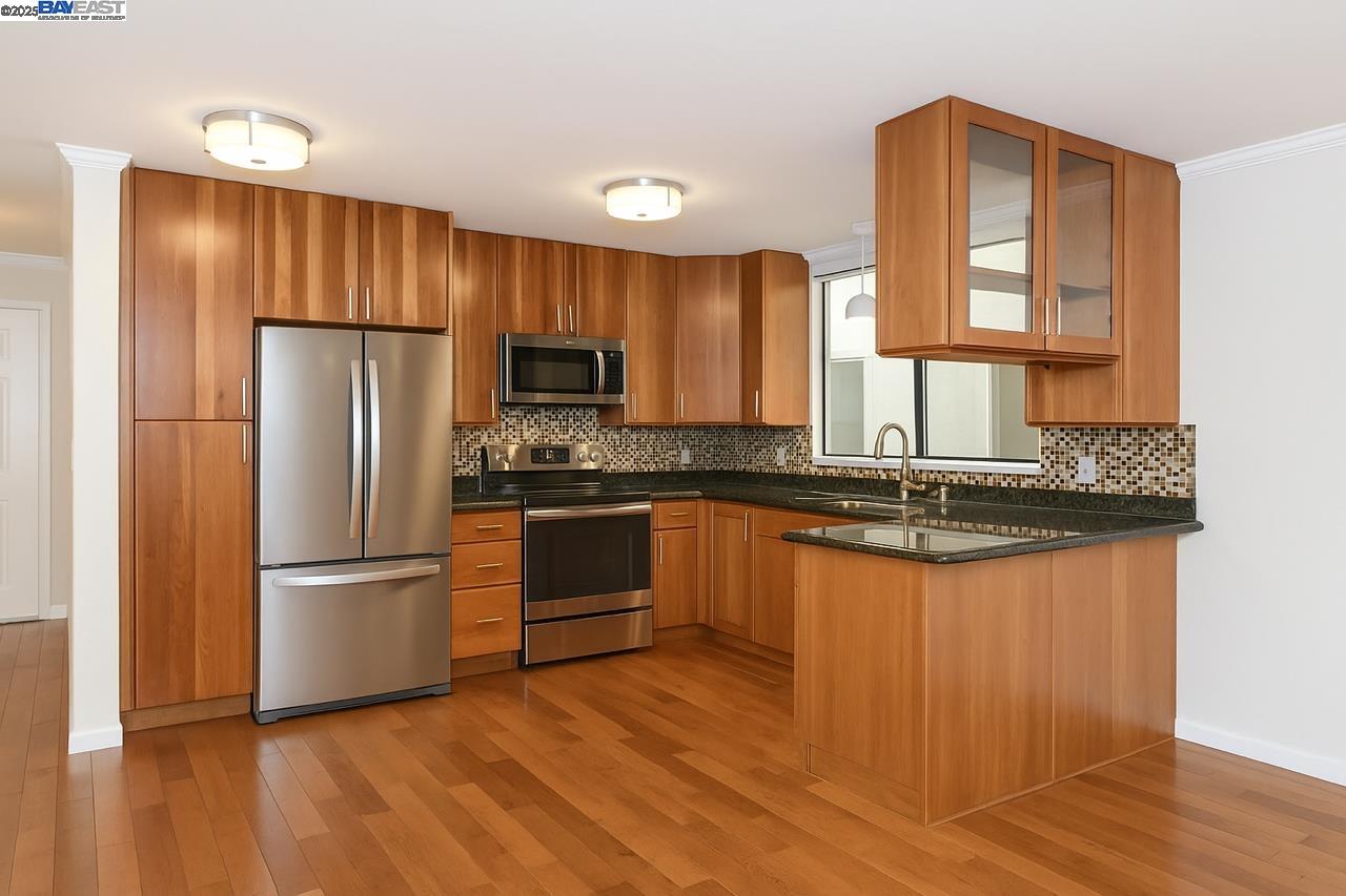 Detail Gallery Image 25 of 26 For 1365 Scott Street #1,  San Francisco,  CA 94115 - 2 Beds | 1/1 Baths