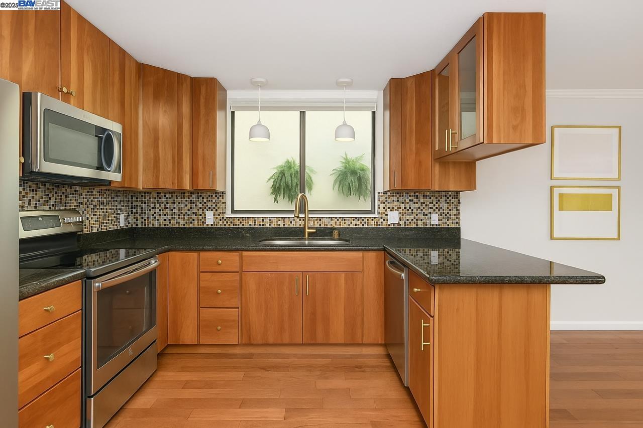 Detail Gallery Image 26 of 26 For 1365 Scott Street #1,  San Francisco,  CA 94115 - 2 Beds | 1/1 Baths