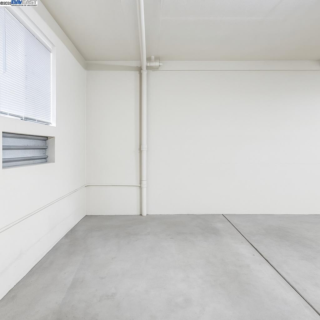 Detail Gallery Image 6 of 26 For 1365 Scott Street #1,  San Francisco,  CA 94115 - 2 Beds | 1/1 Baths
