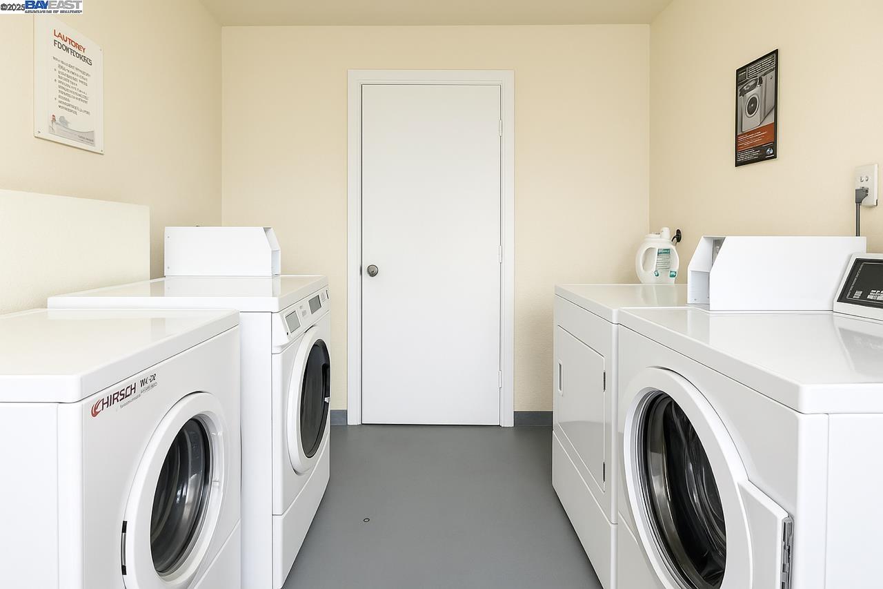 Detail Gallery Image 7 of 26 For 1365 Scott Street #1,  San Francisco,  CA 94115 - 2 Beds | 1/1 Baths