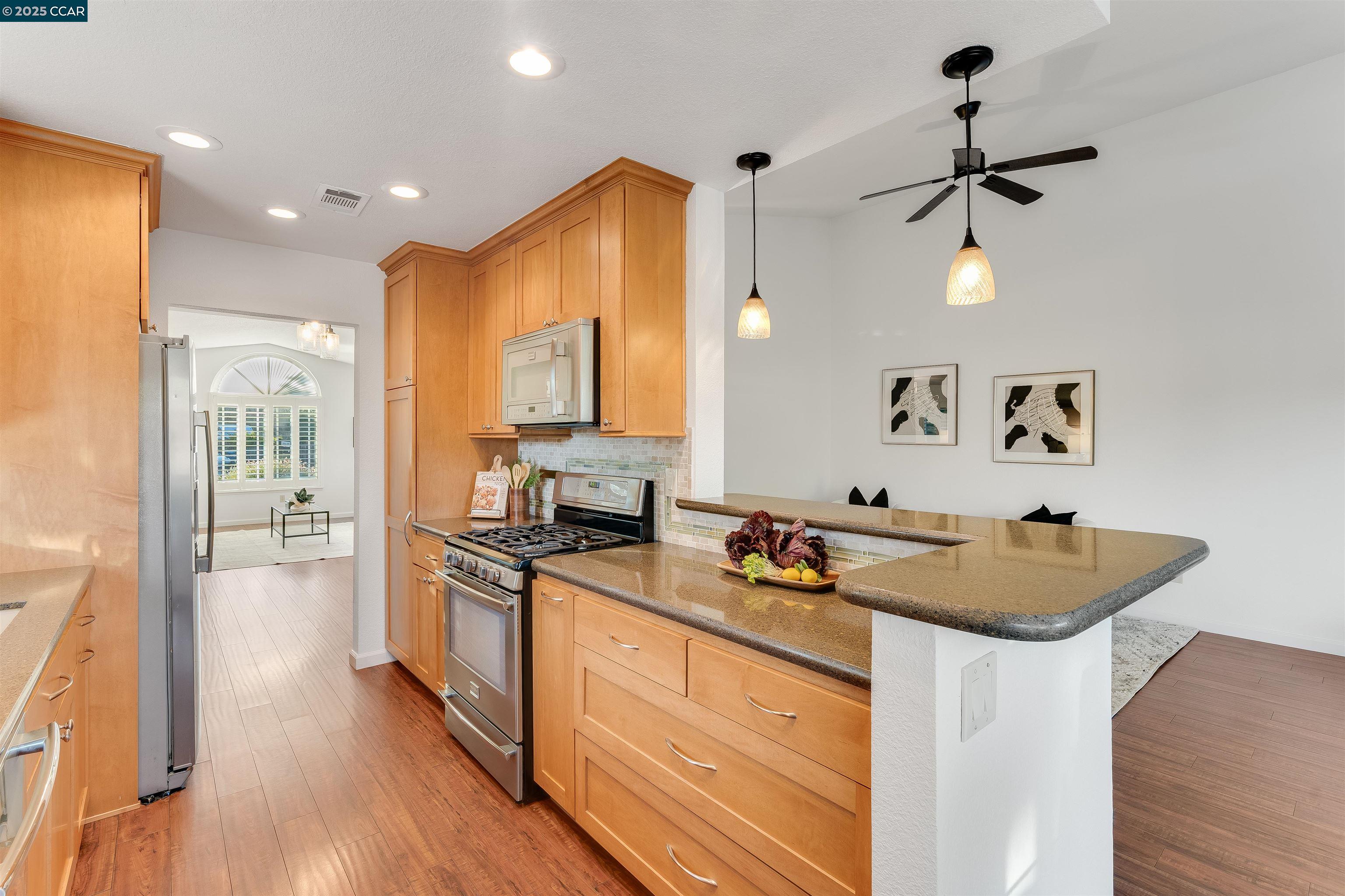 Detail Gallery Image 21 of 43 For 1438 Landahl Ct, Benicia,  CA 94510 - 4 Beds | 3 Baths