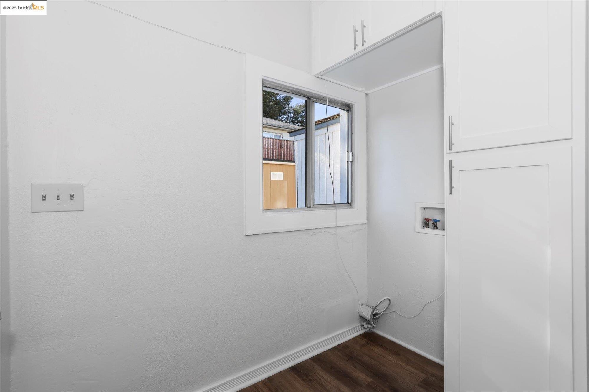 Detail Gallery Image 13 of 35 For 1641 E 20th Street, Oakland,  CA 94606 - 2 Beds | 1 Baths