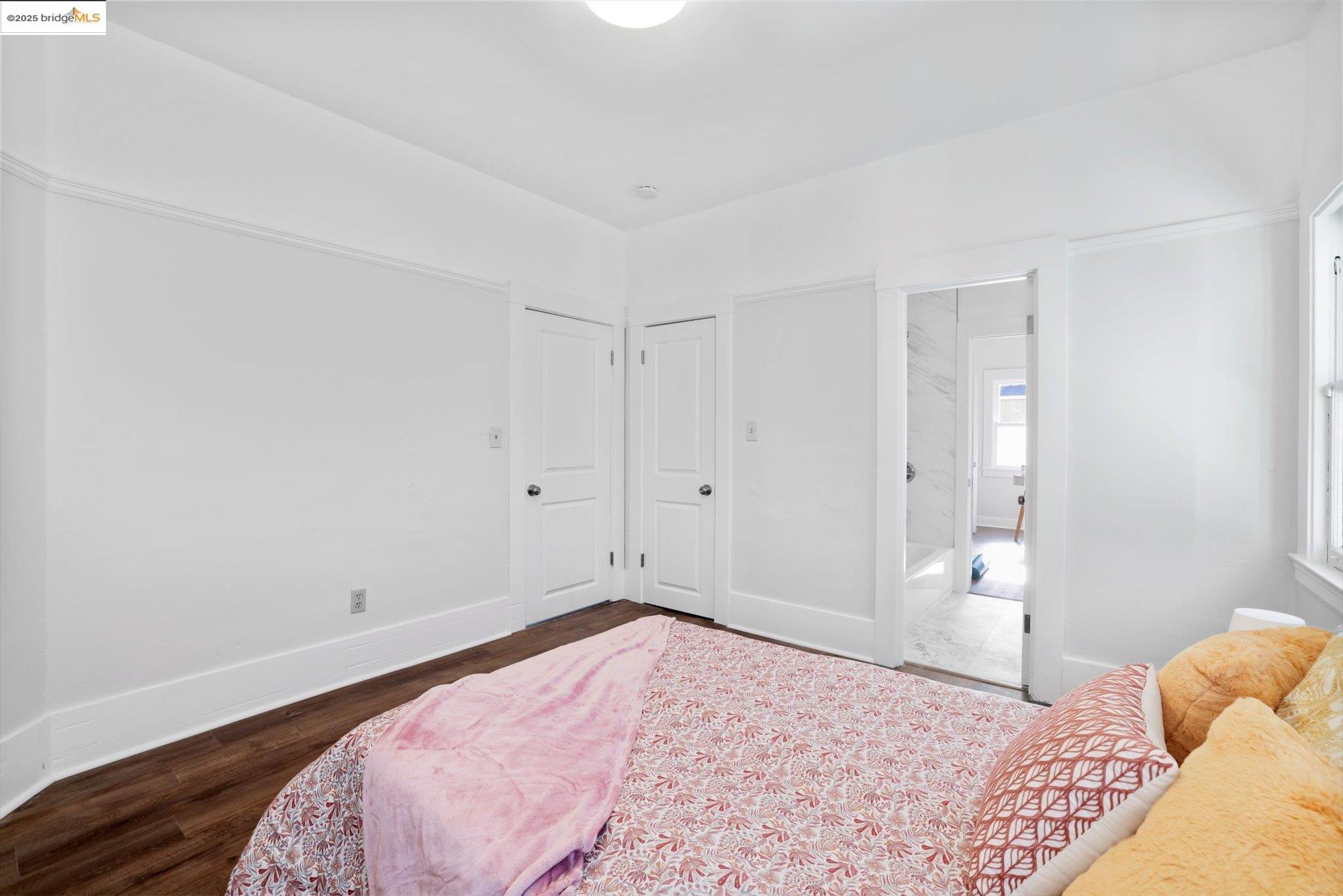 Detail Gallery Image 15 of 35 For 1641 E 20th Street, Oakland,  CA 94606 - 2 Beds | 1 Baths