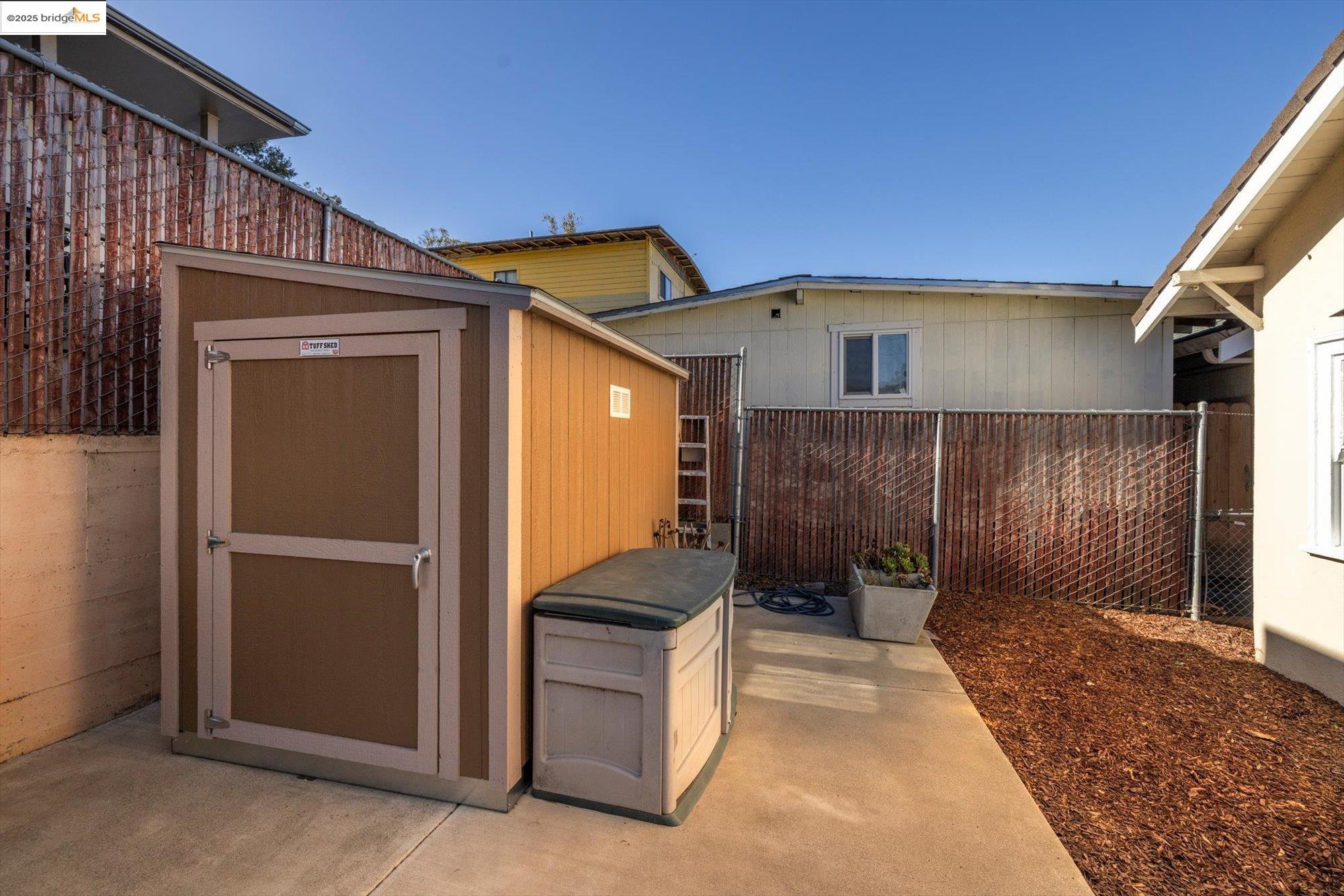 Detail Gallery Image 21 of 35 For 1641 E 20th Street, Oakland,  CA 94606 - 2 Beds | 1 Baths