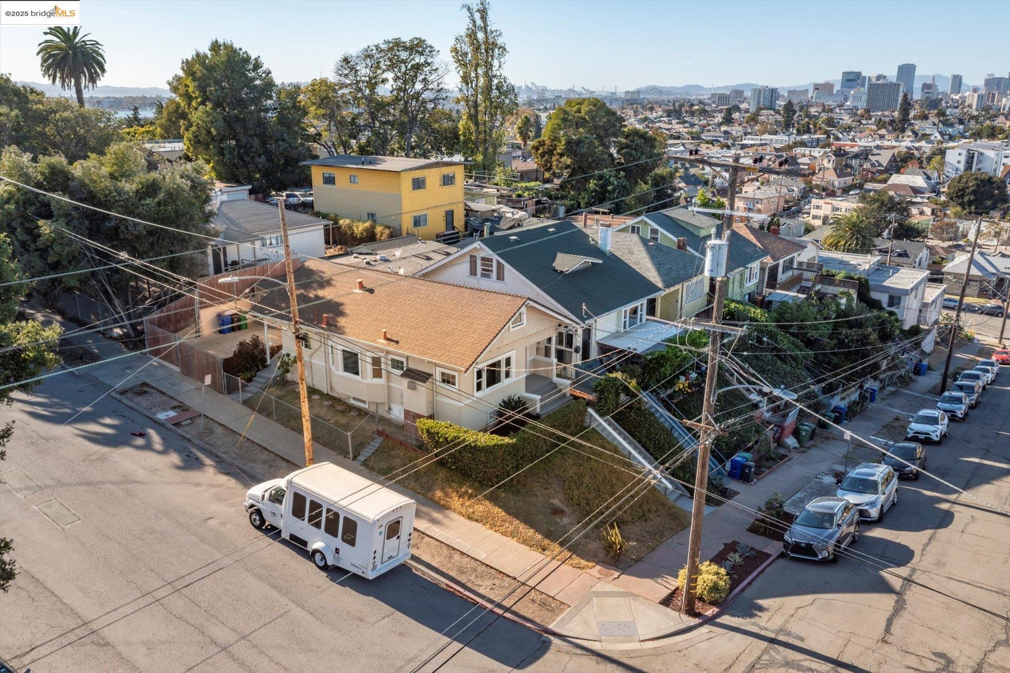 Detail Gallery Image 25 of 35 For 1641 E 20th Street, Oakland,  CA 94606 - 2 Beds | 1 Baths