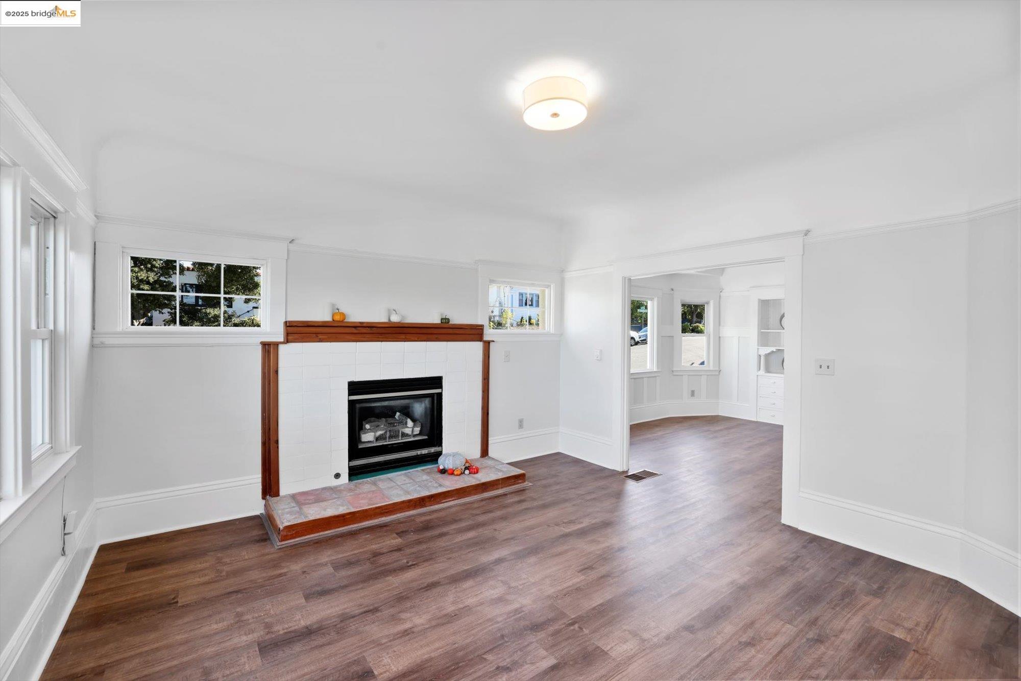 Detail Gallery Image 7 of 35 For 1641 E 20th Street, Oakland,  CA 94606 - 2 Beds | 1 Baths