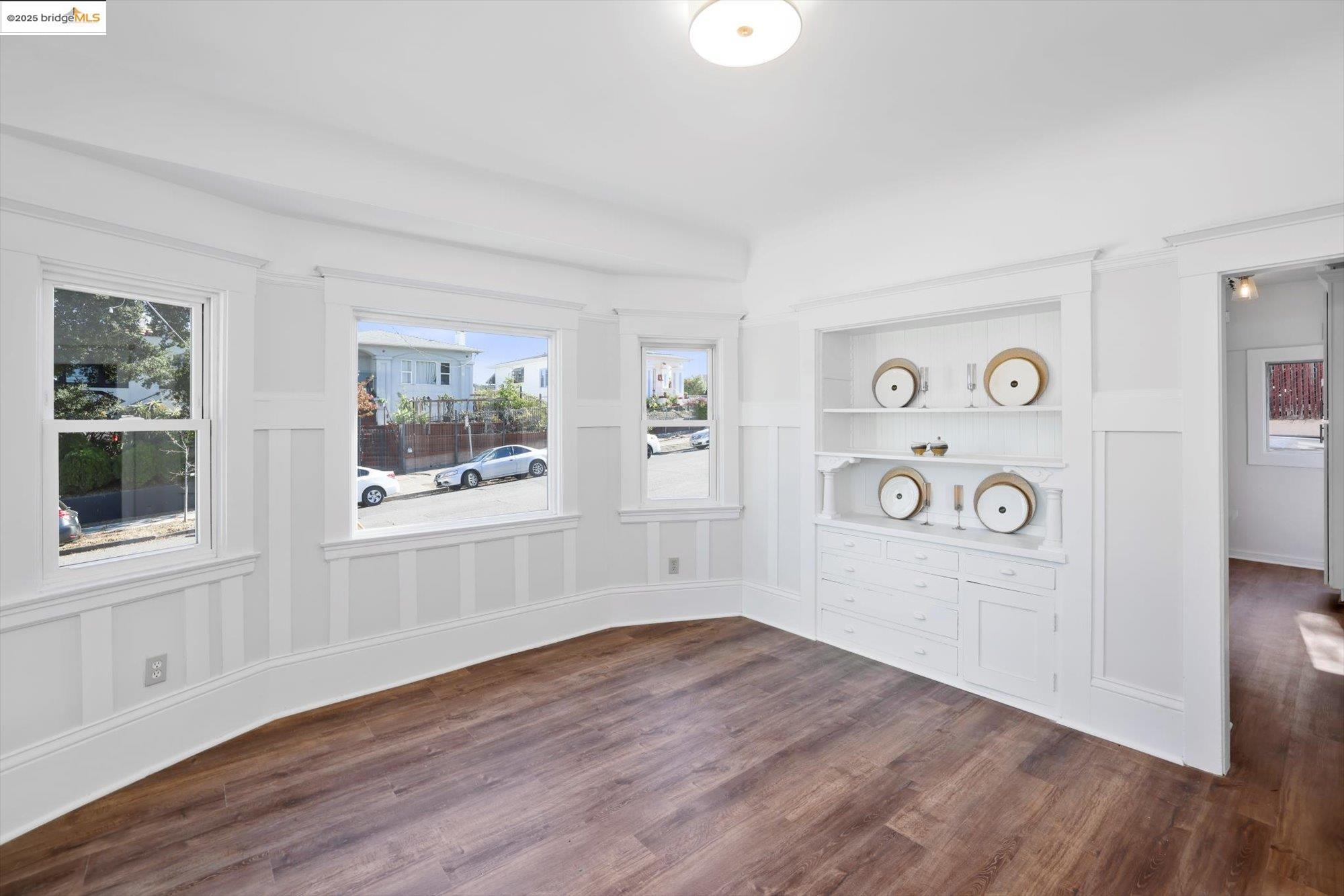 Detail Gallery Image 8 of 35 For 1641 E 20th Street, Oakland,  CA 94606 - 2 Beds | 1 Baths