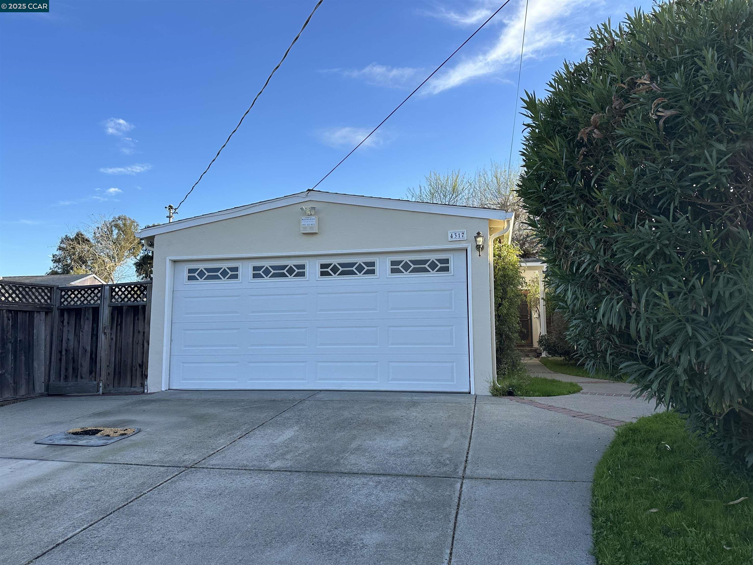 Detail Gallery Image 1 of 1 For 4317 Veronica Ave, Castro Valley,  CA 94546 - 3 Beds | 2 Baths