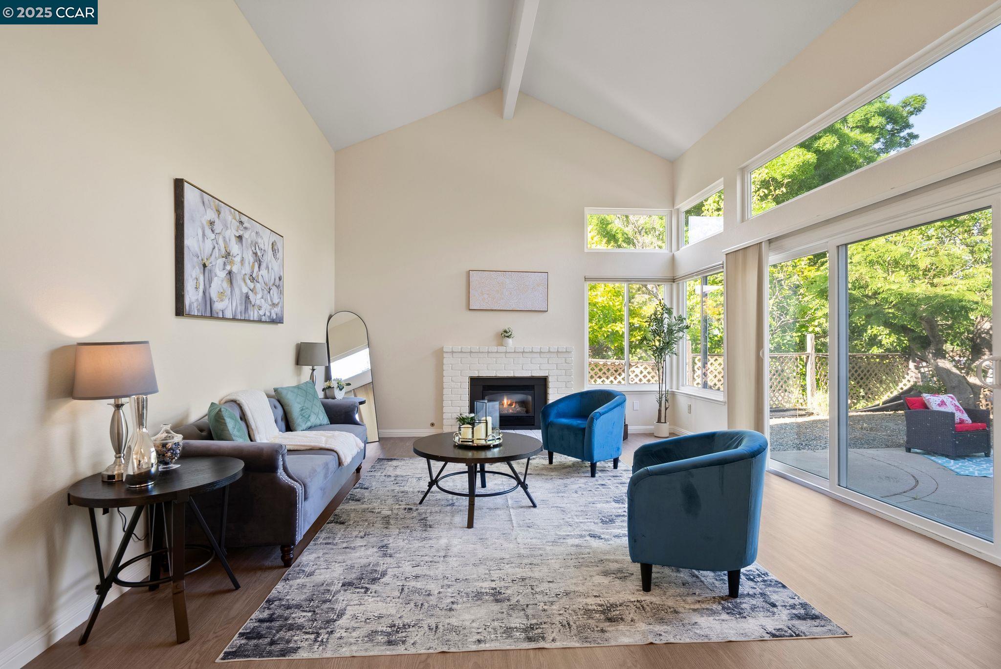 Detail Gallery Image 13 of 35 For 2526 Holly View Drive, Martinez,  CA 94553 - 3 Beds | 2 Baths