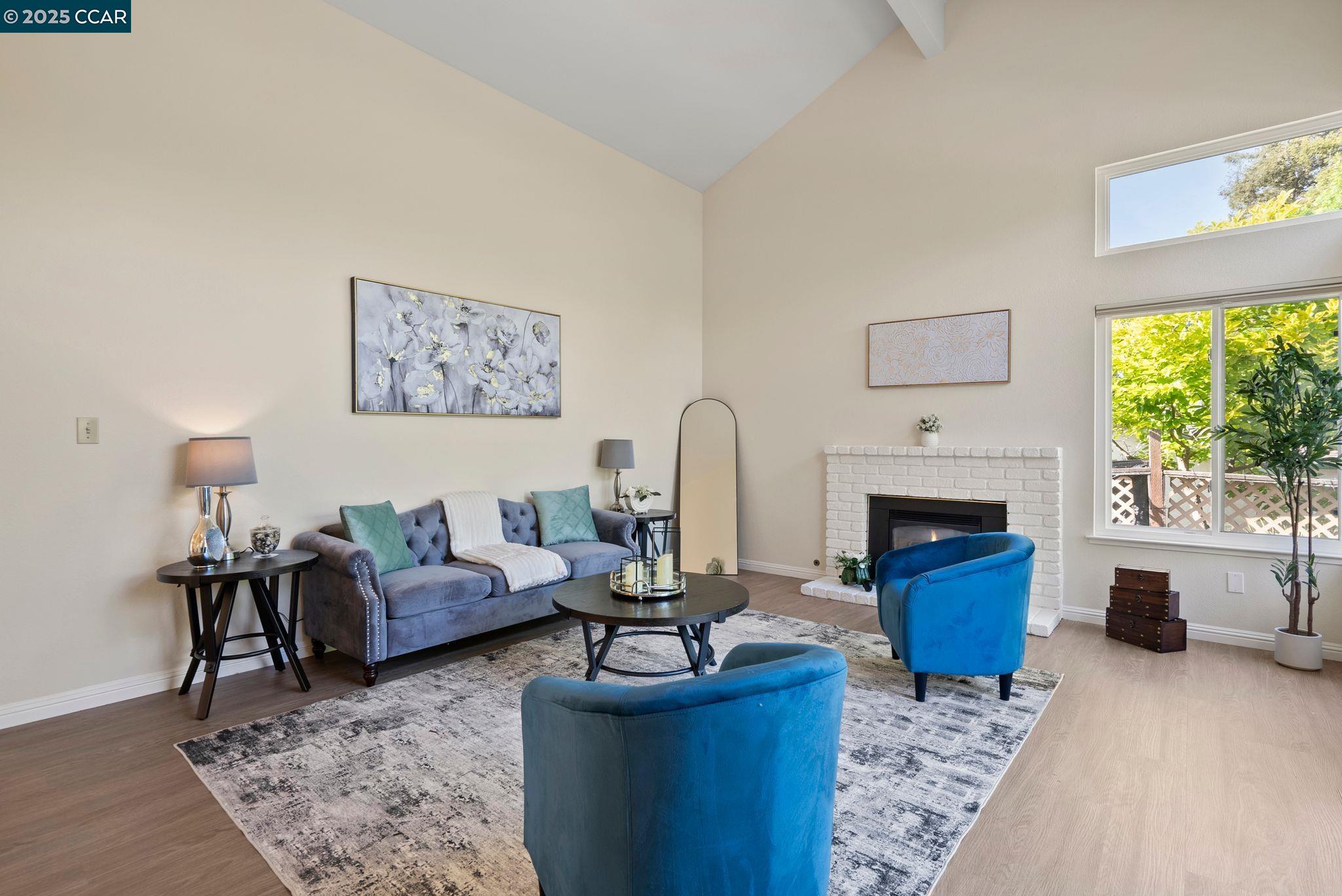 Detail Gallery Image 14 of 35 For 2526 Holly View Drive, Martinez,  CA 94553 - 3 Beds | 2 Baths
