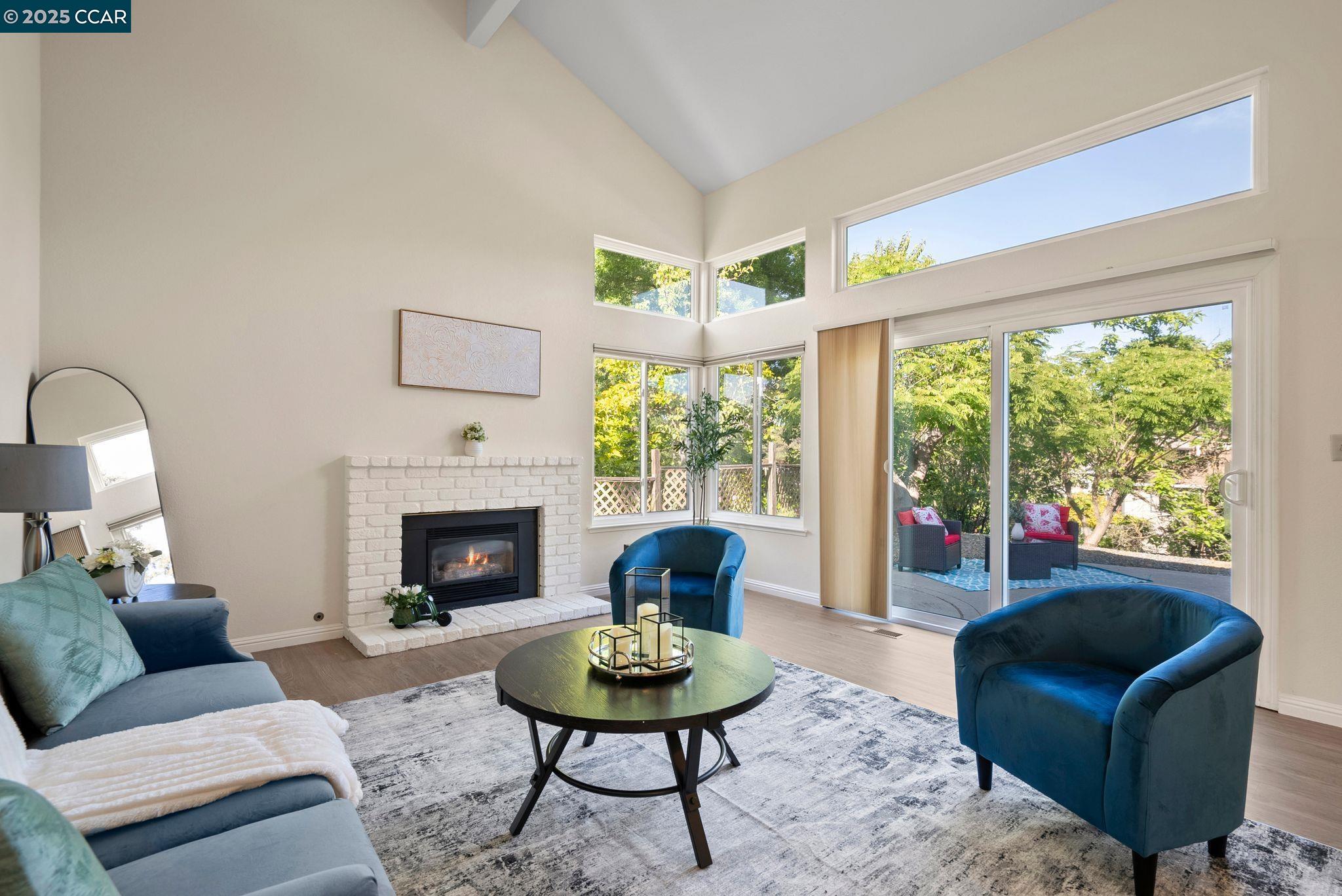 Detail Gallery Image 15 of 35 For 2526 Holly View Drive, Martinez,  CA 94553 - 3 Beds | 2 Baths