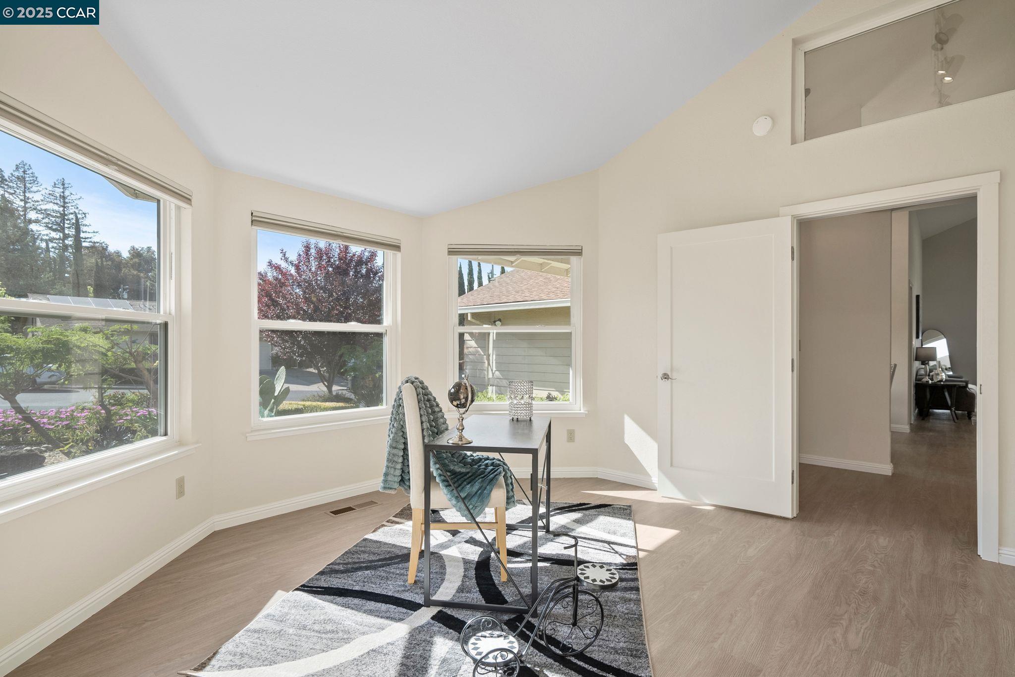 Detail Gallery Image 20 of 35 For 2526 Holly View Drive, Martinez,  CA 94553 - 3 Beds | 2 Baths