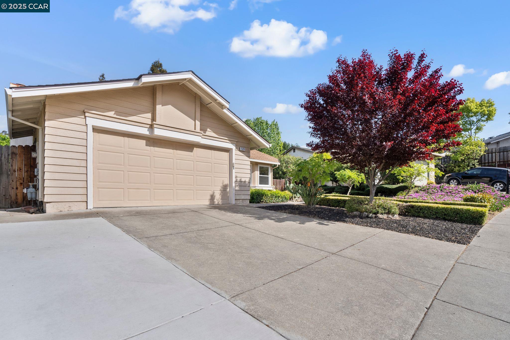 Detail Gallery Image 4 of 35 For 2526 Holly View Drive, Martinez,  CA 94553 - 3 Beds | 2 Baths