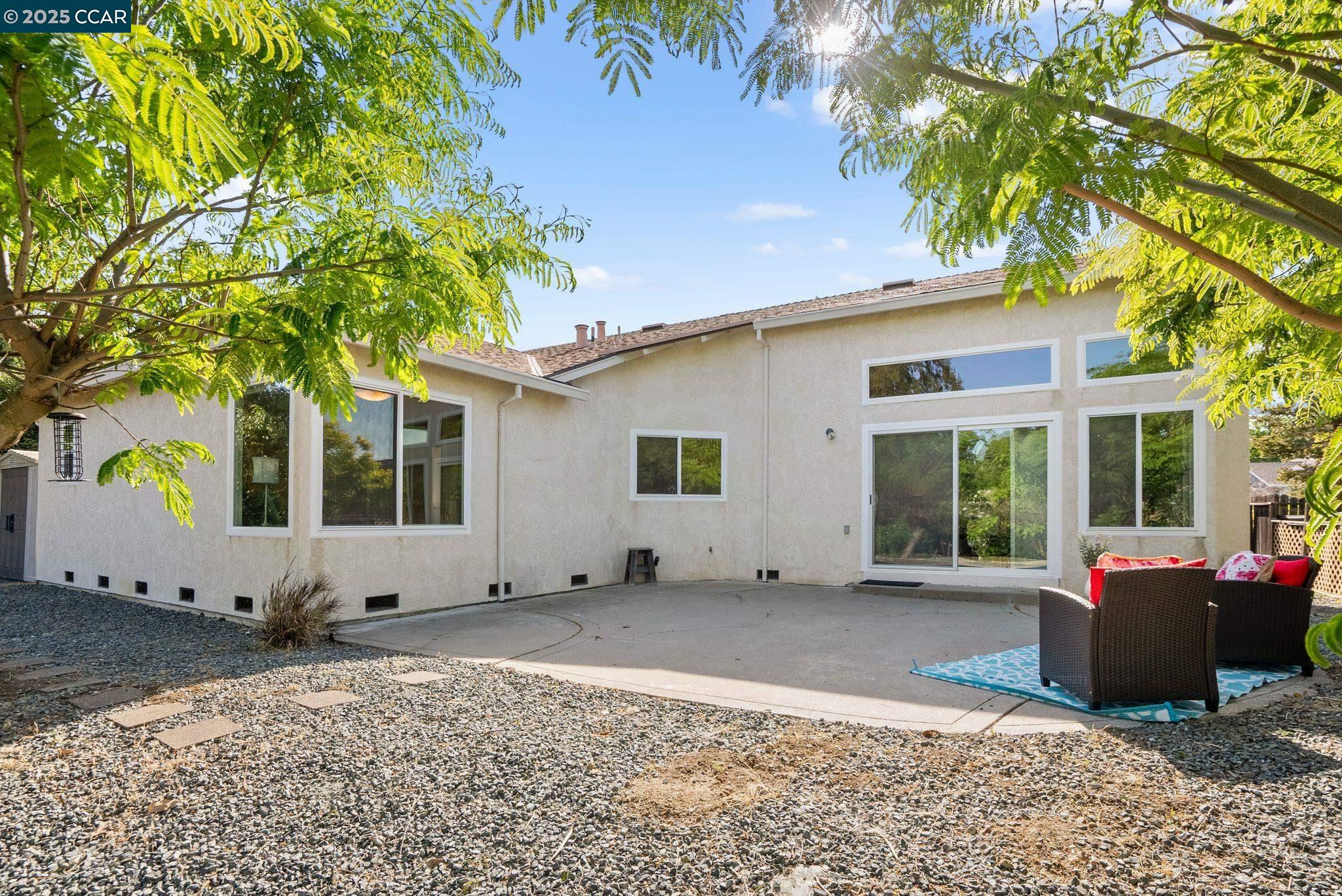Detail Gallery Image 32 of 35 For 2526 Holly View Drive, Martinez,  CA 94553 - 3 Beds | 2 Baths