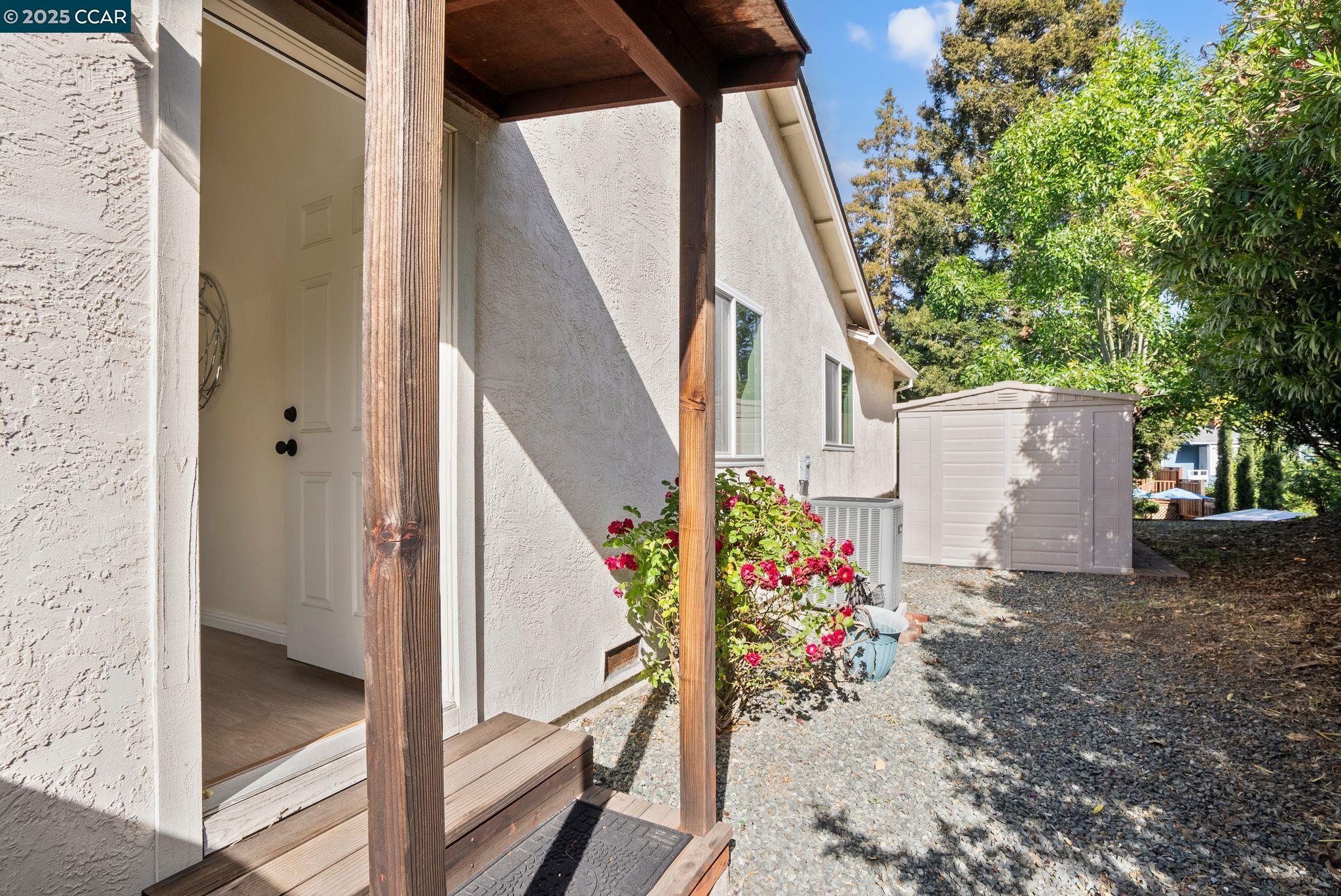 Detail Gallery Image 35 of 35 For 2526 Holly View Drive, Martinez,  CA 94553 - 3 Beds | 2 Baths