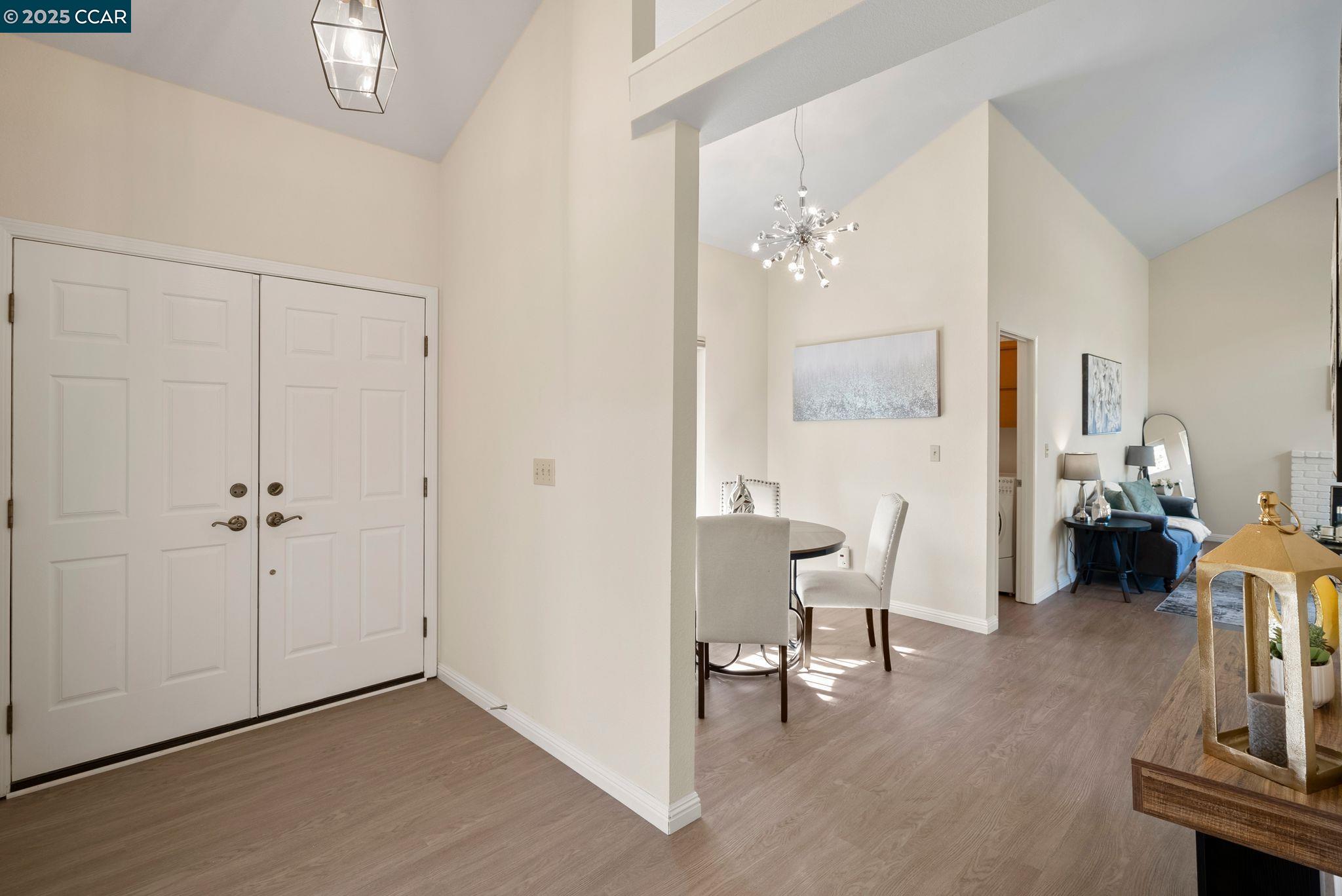 Detail Gallery Image 8 of 35 For 2526 Holly View Drive, Martinez,  CA 94553 - 3 Beds | 2 Baths