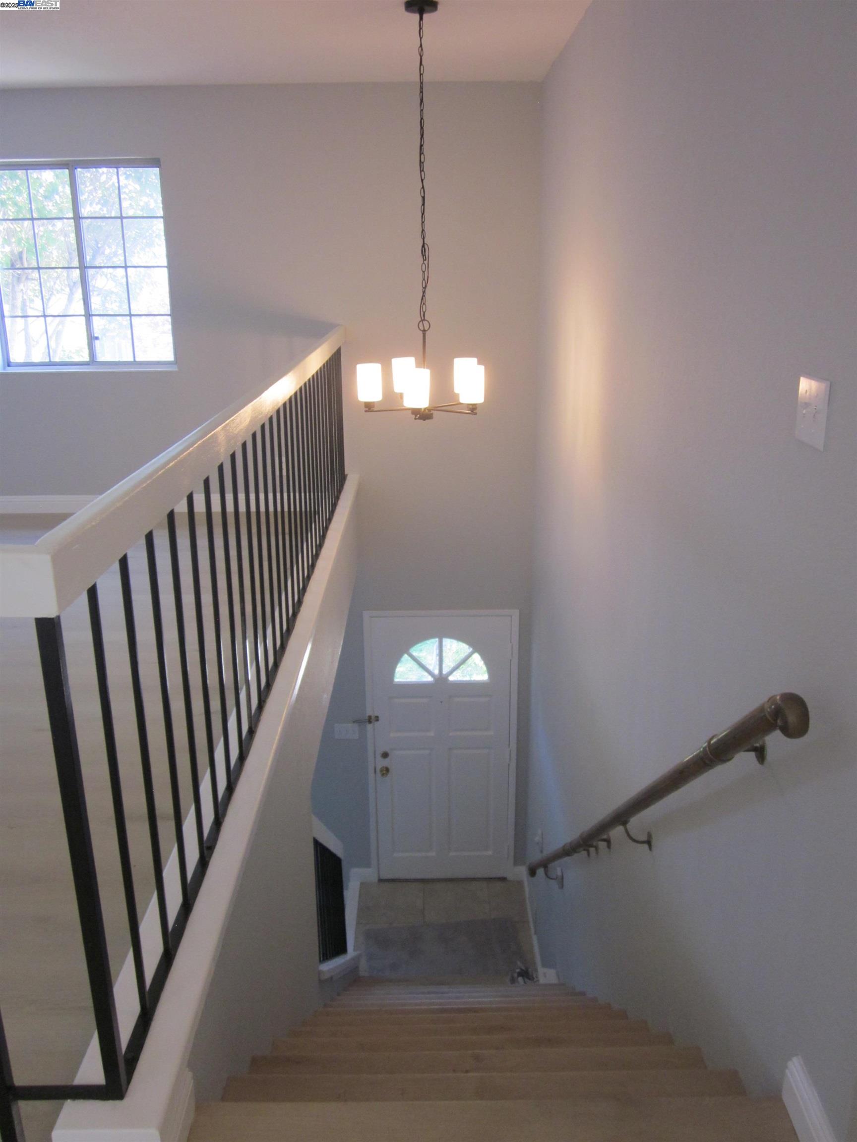 Detail Gallery Image 2 of 43 For 23239 Ernest Ct., Hayward,  CA 94541 - 3 Beds | 2 Baths