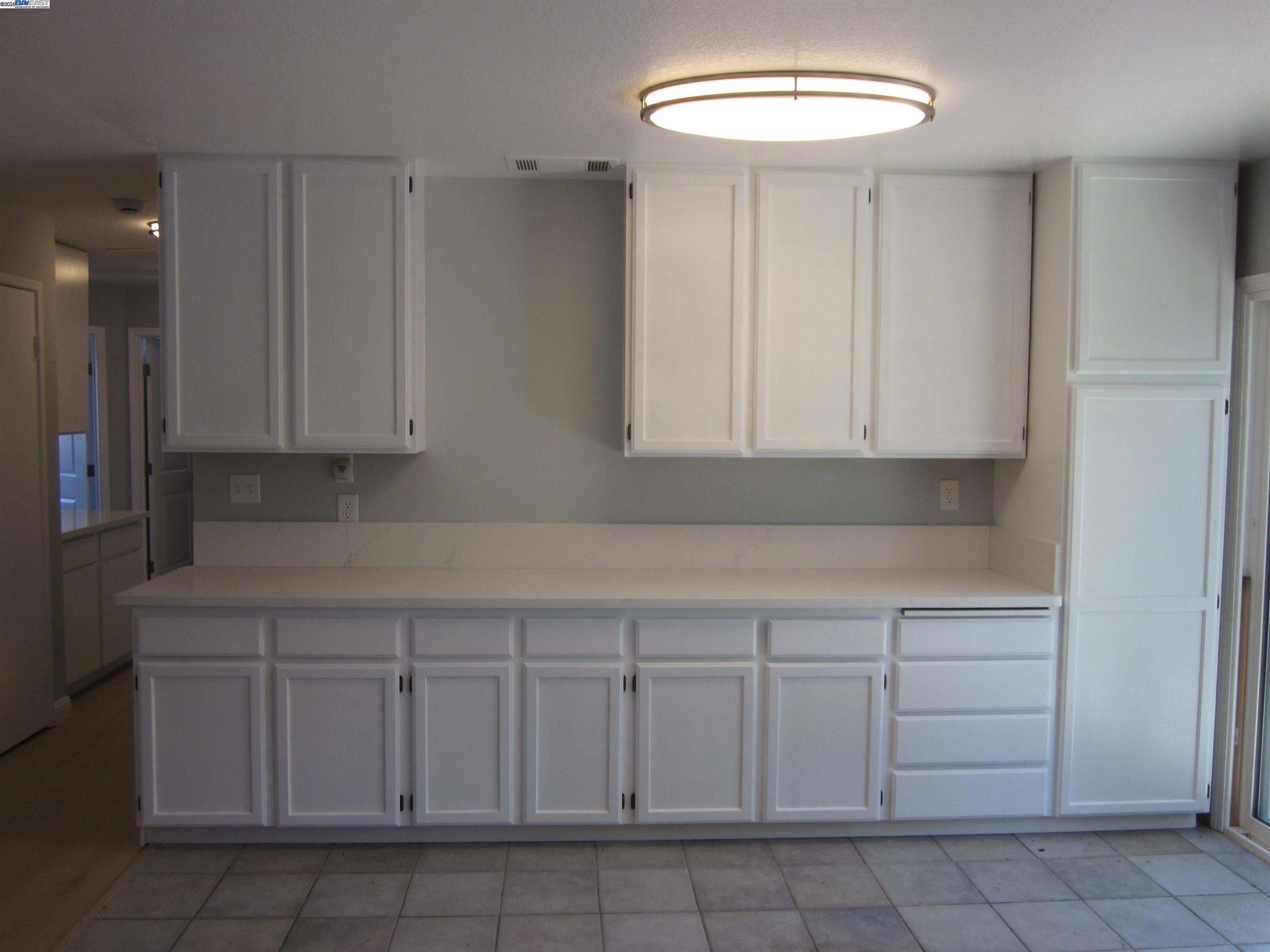 Detail Gallery Image 13 of 43 For 23239 Ernest Ct., Hayward,  CA 94541 - 3 Beds | 2 Baths