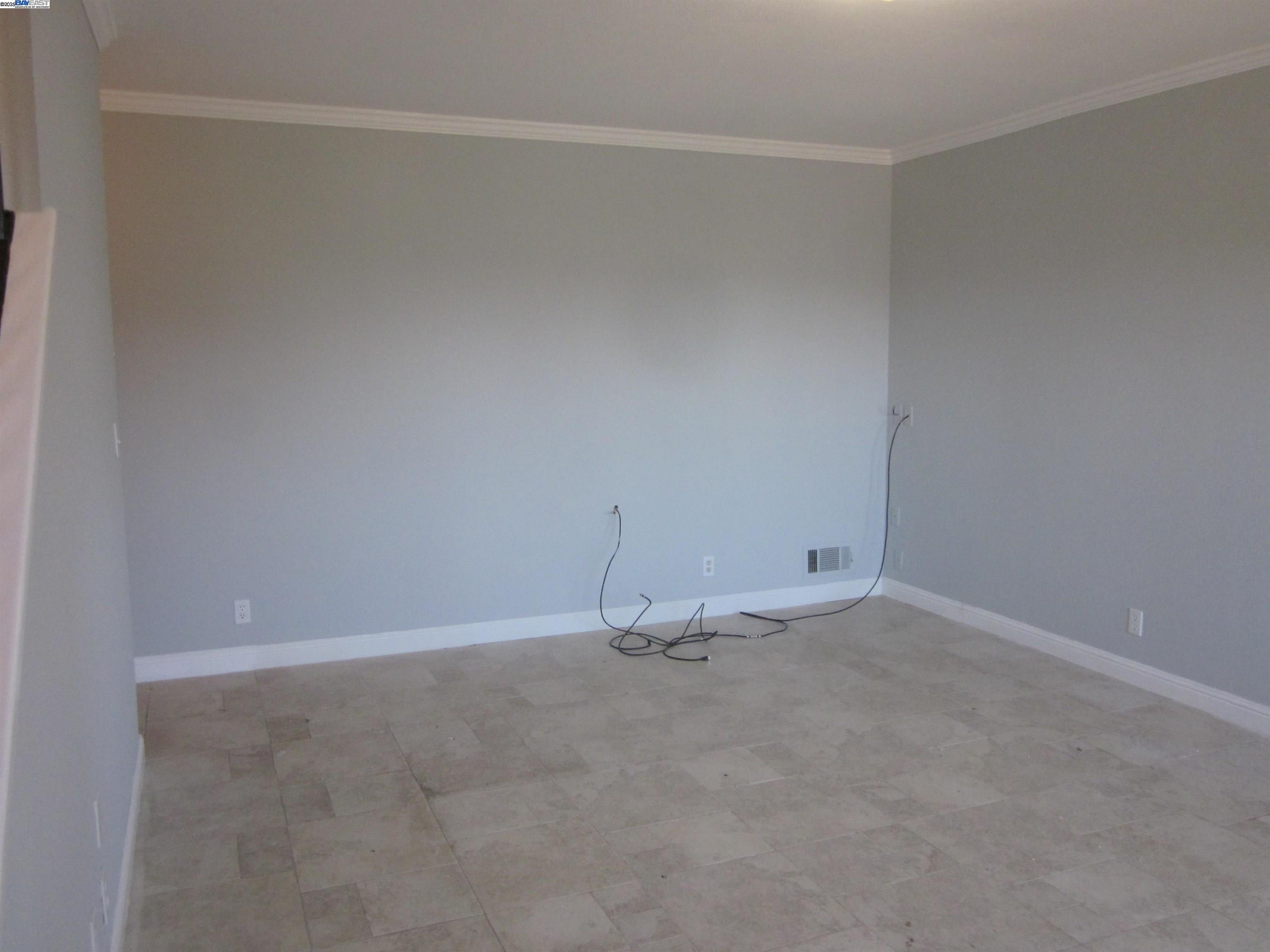 Detail Gallery Image 3 of 43 For 23239 Ernest Ct., Hayward,  CA 94541 - 3 Beds | 2 Baths