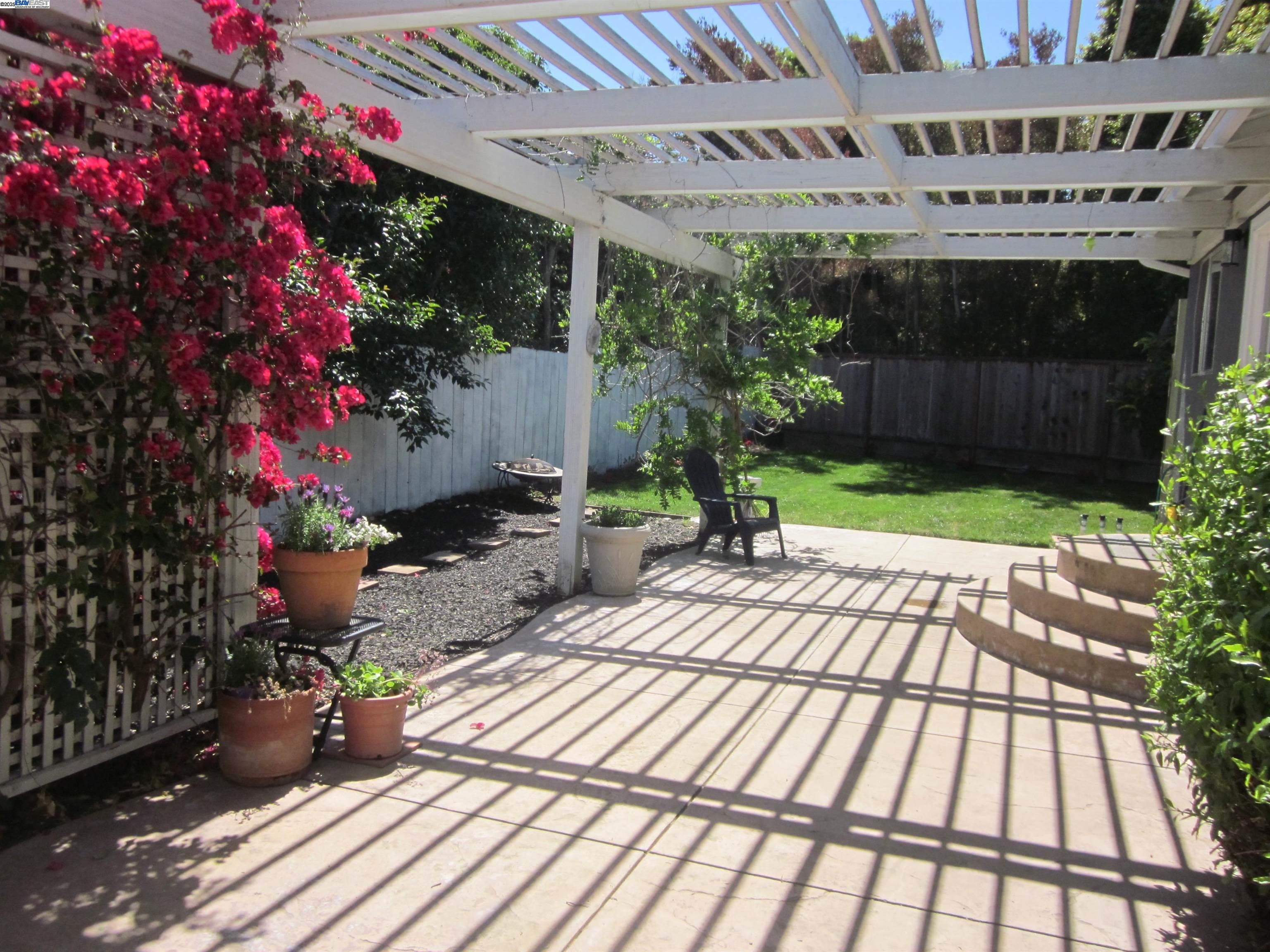 Detail Gallery Image 31 of 43 For 23239 Ernest Ct., Hayward,  CA 94541 - 3 Beds | 2 Baths