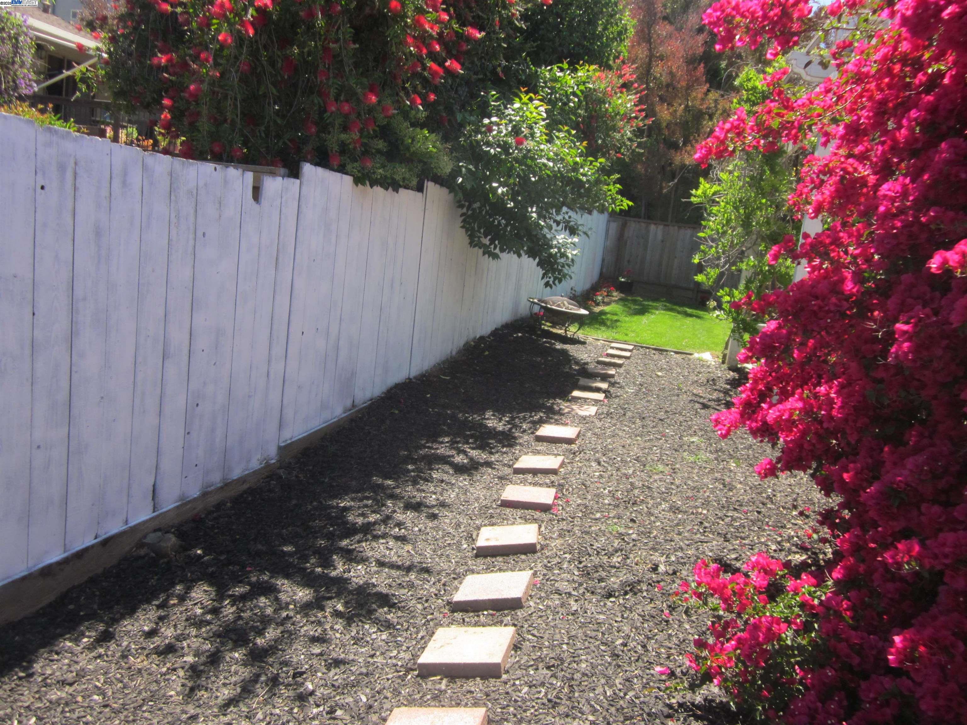 Detail Gallery Image 33 of 43 For 23239 Ernest Ct., Hayward,  CA 94541 - 3 Beds | 2 Baths