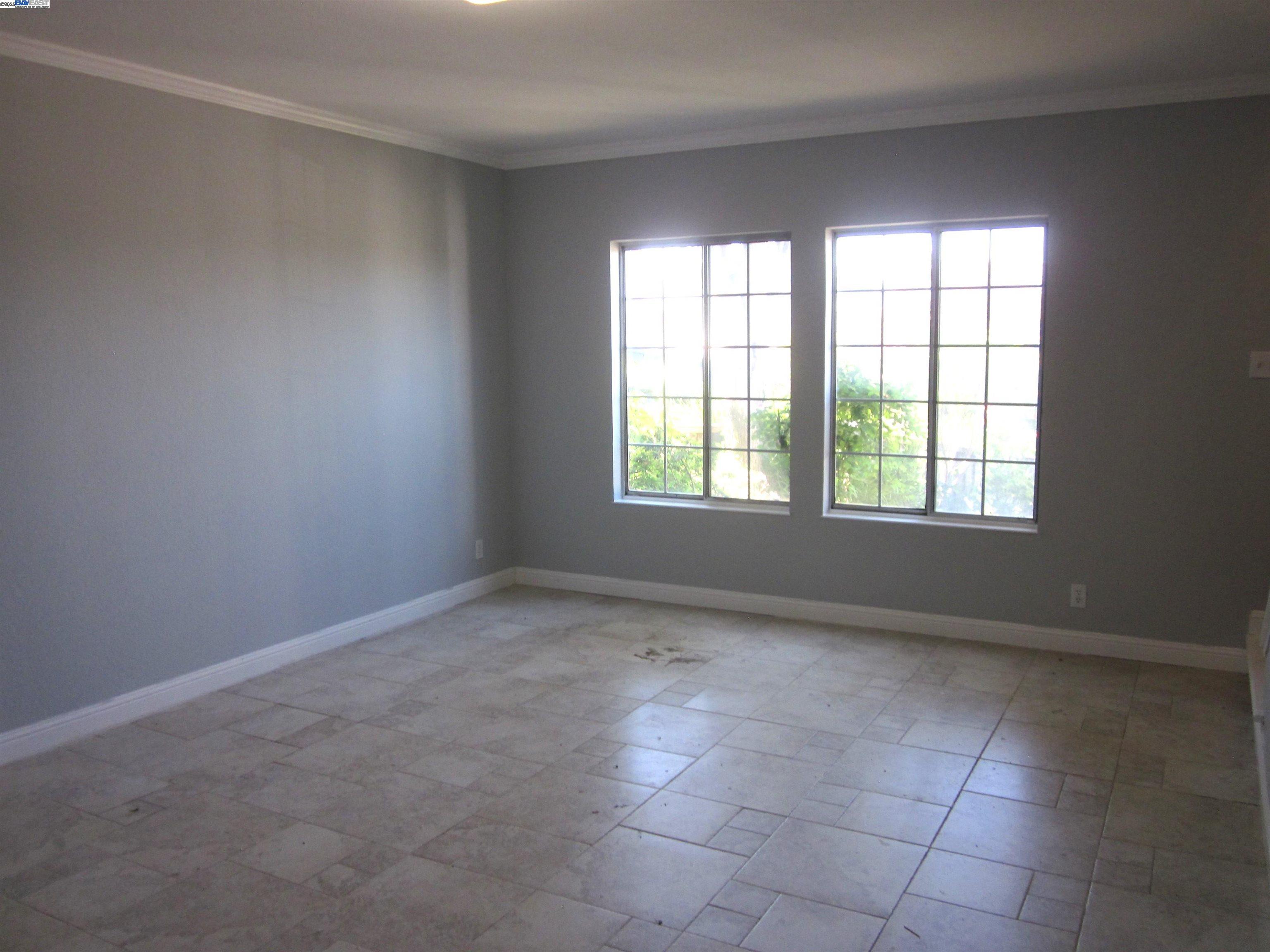 Detail Gallery Image 5 of 43 For 23239 Ernest Ct., Hayward,  CA 94541 - 3 Beds | 2 Baths