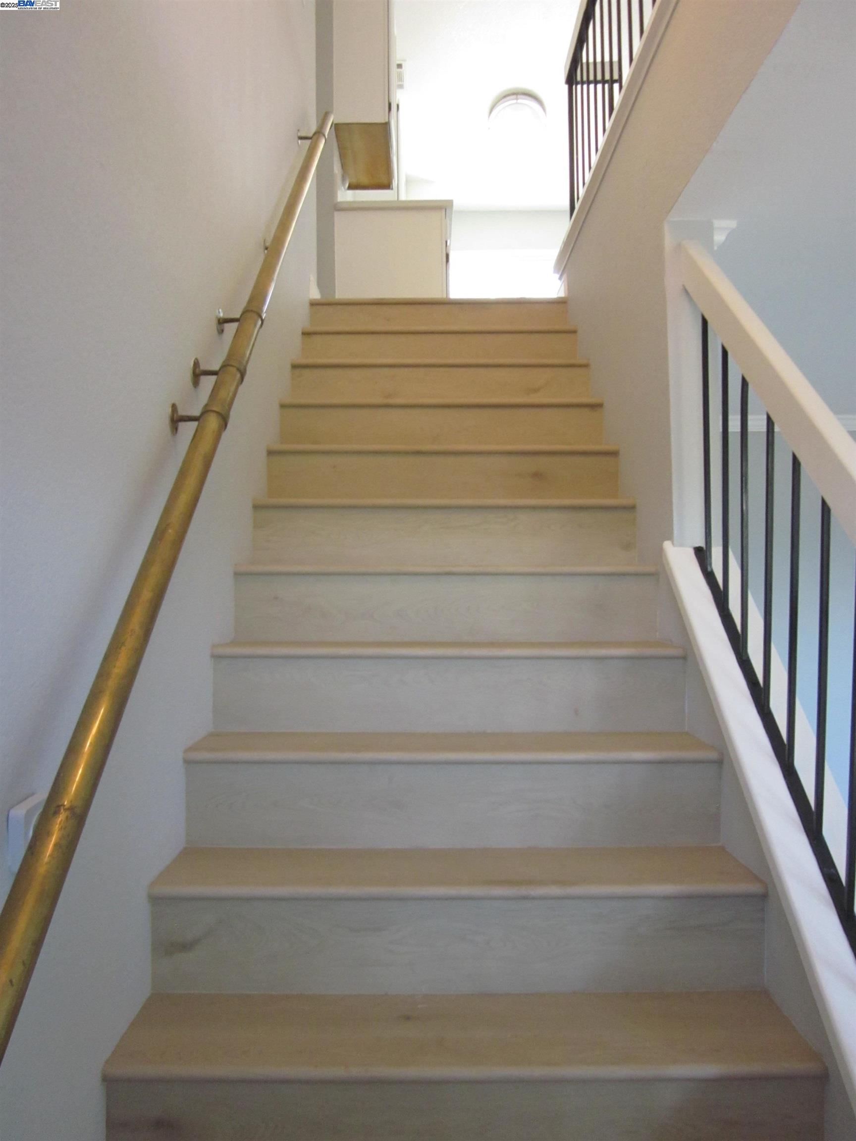Detail Gallery Image 7 of 43 For 23239 Ernest Ct., Hayward,  CA 94541 - 3 Beds | 2 Baths