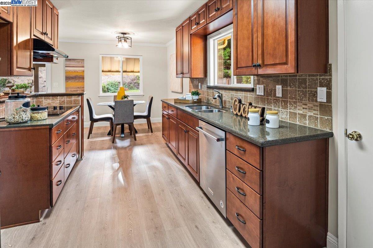 Detail Gallery Image 18 of 58 For 25631 Paul Ct, Hayward,  CA 94541 - 3 Beds | 2 Baths